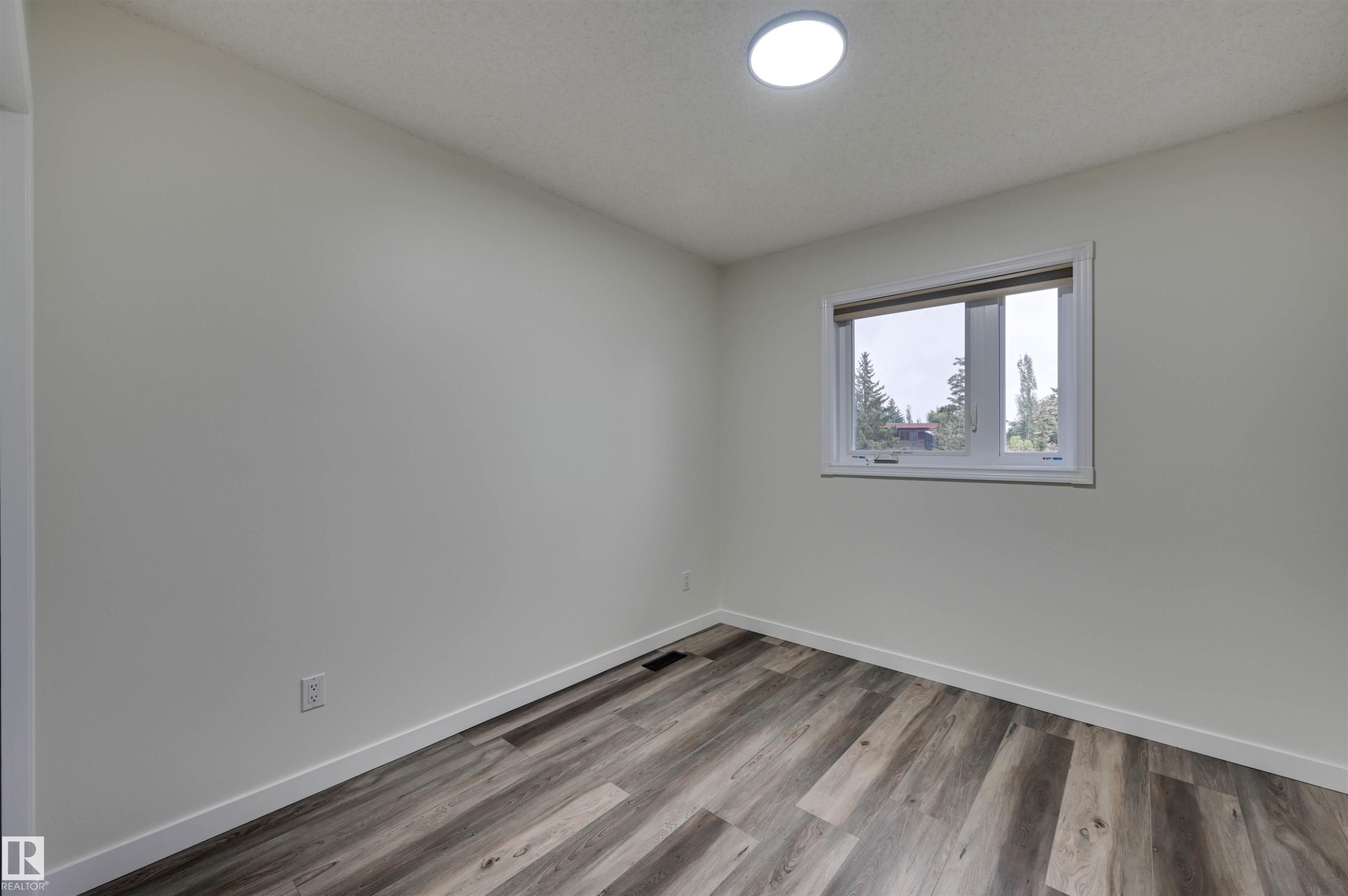 5507 179 Street Nw, Edmonton, AB - Indoor Photo Showing Other Room