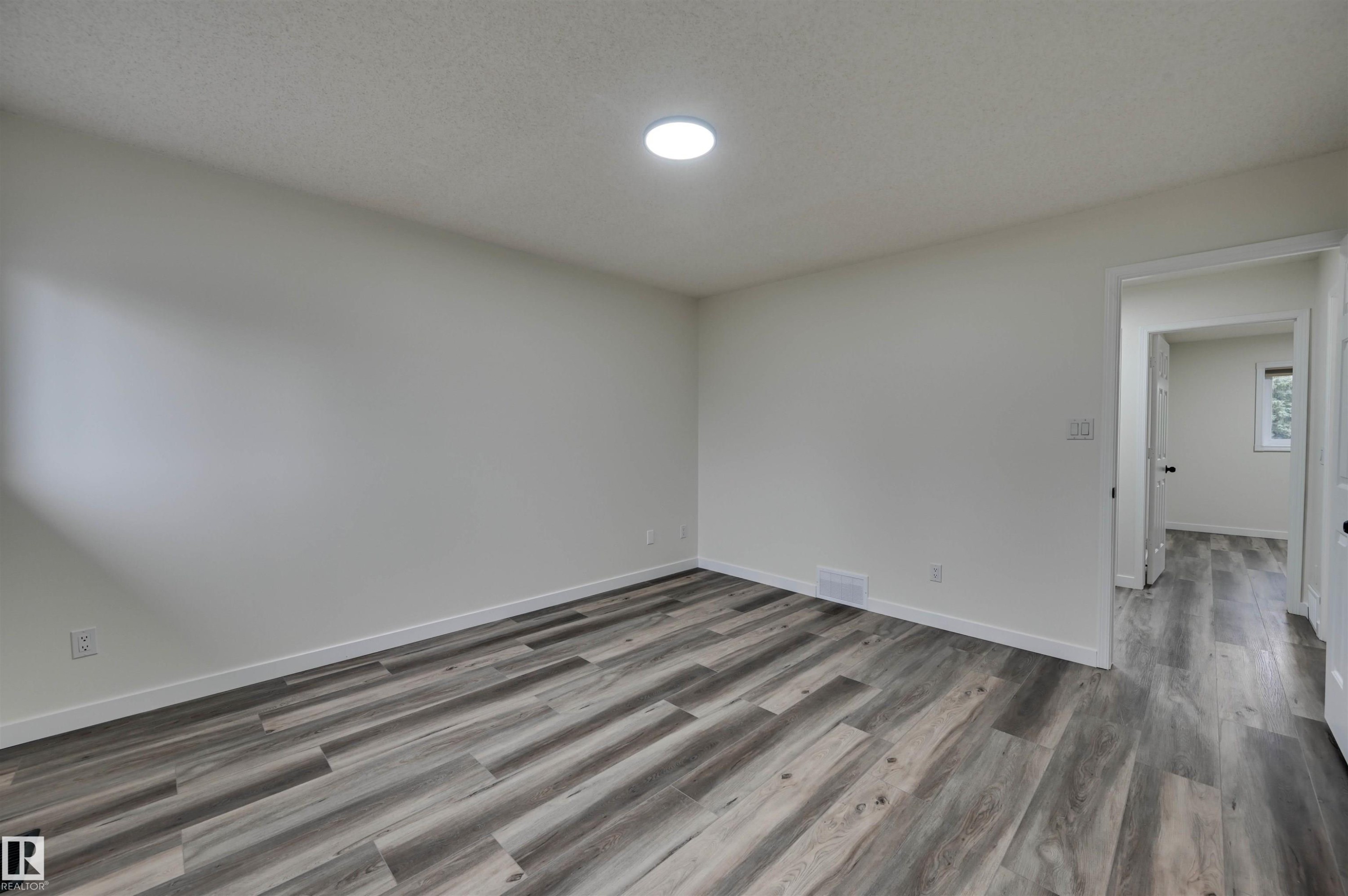 5507 179 Street Nw, Edmonton, AB - Indoor Photo Showing Other Room