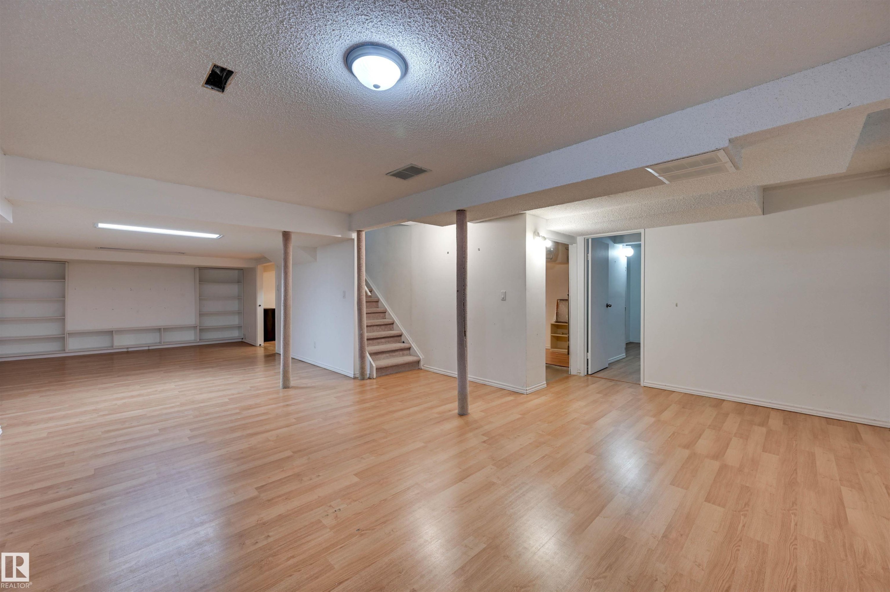 5507 179 Street Nw, Edmonton, AB - Indoor Photo Showing Other Room