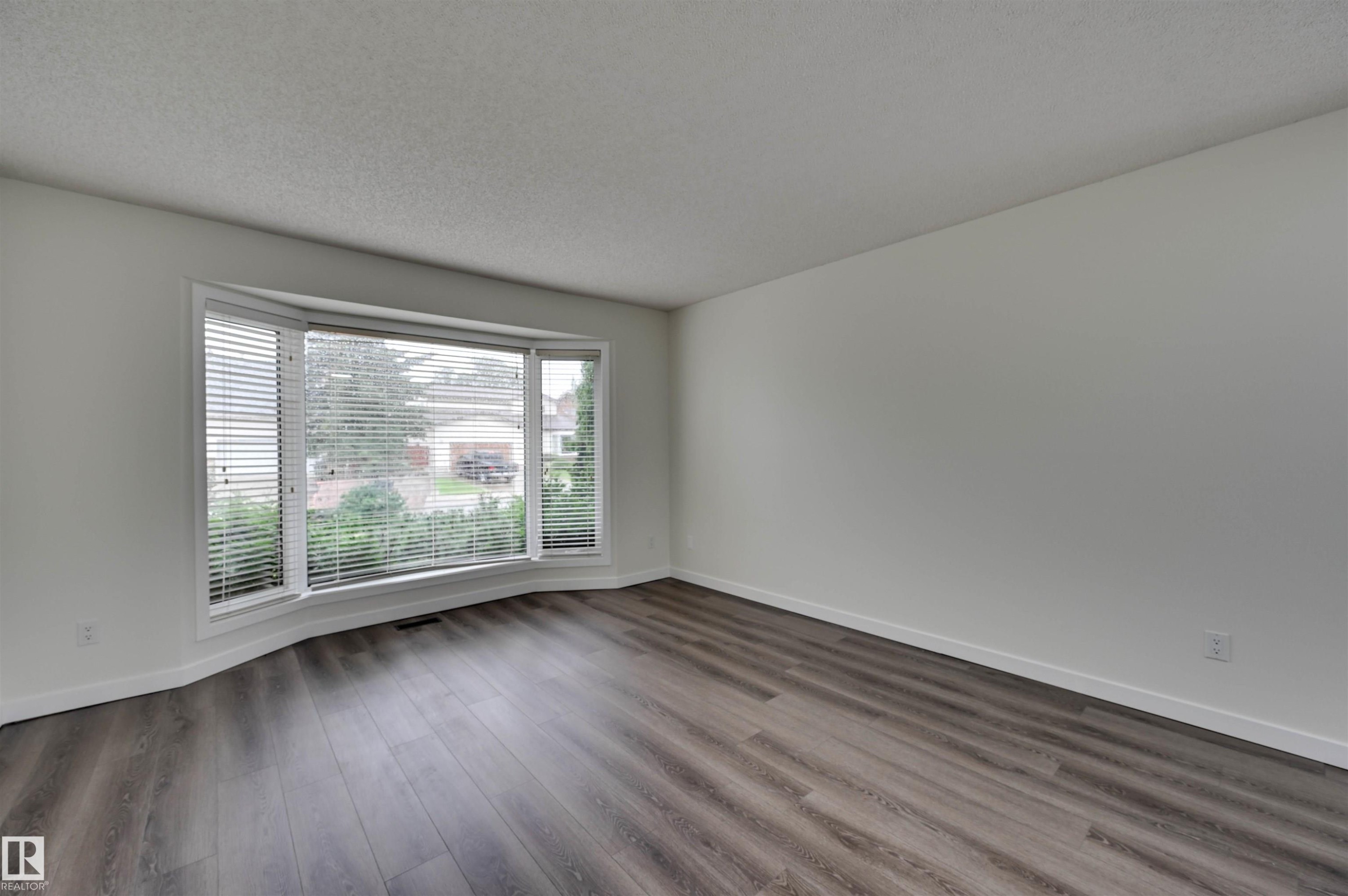 5507 179 Street Nw, Edmonton, AB - Indoor Photo Showing Other Room