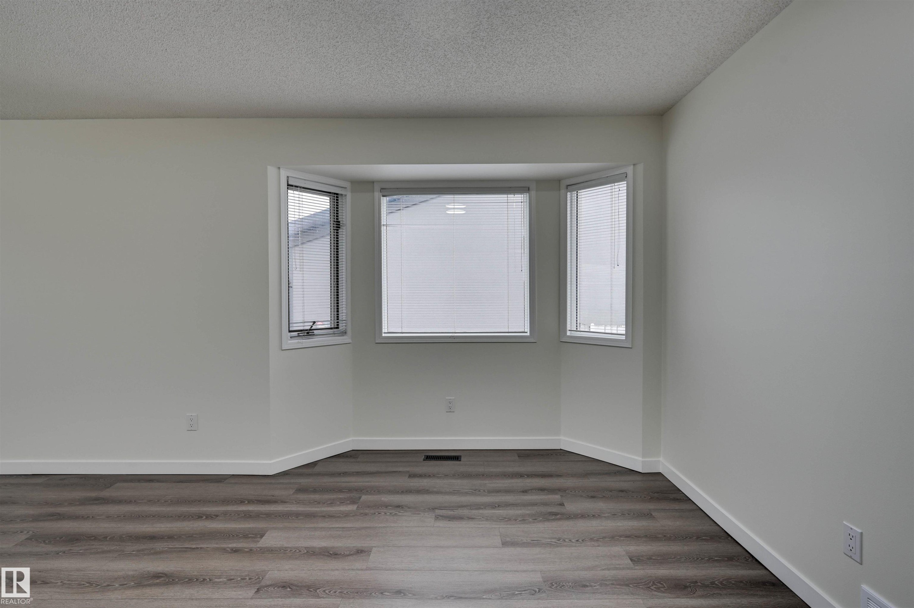 5507 179 Street Nw, Edmonton, AB - Indoor Photo Showing Other Room