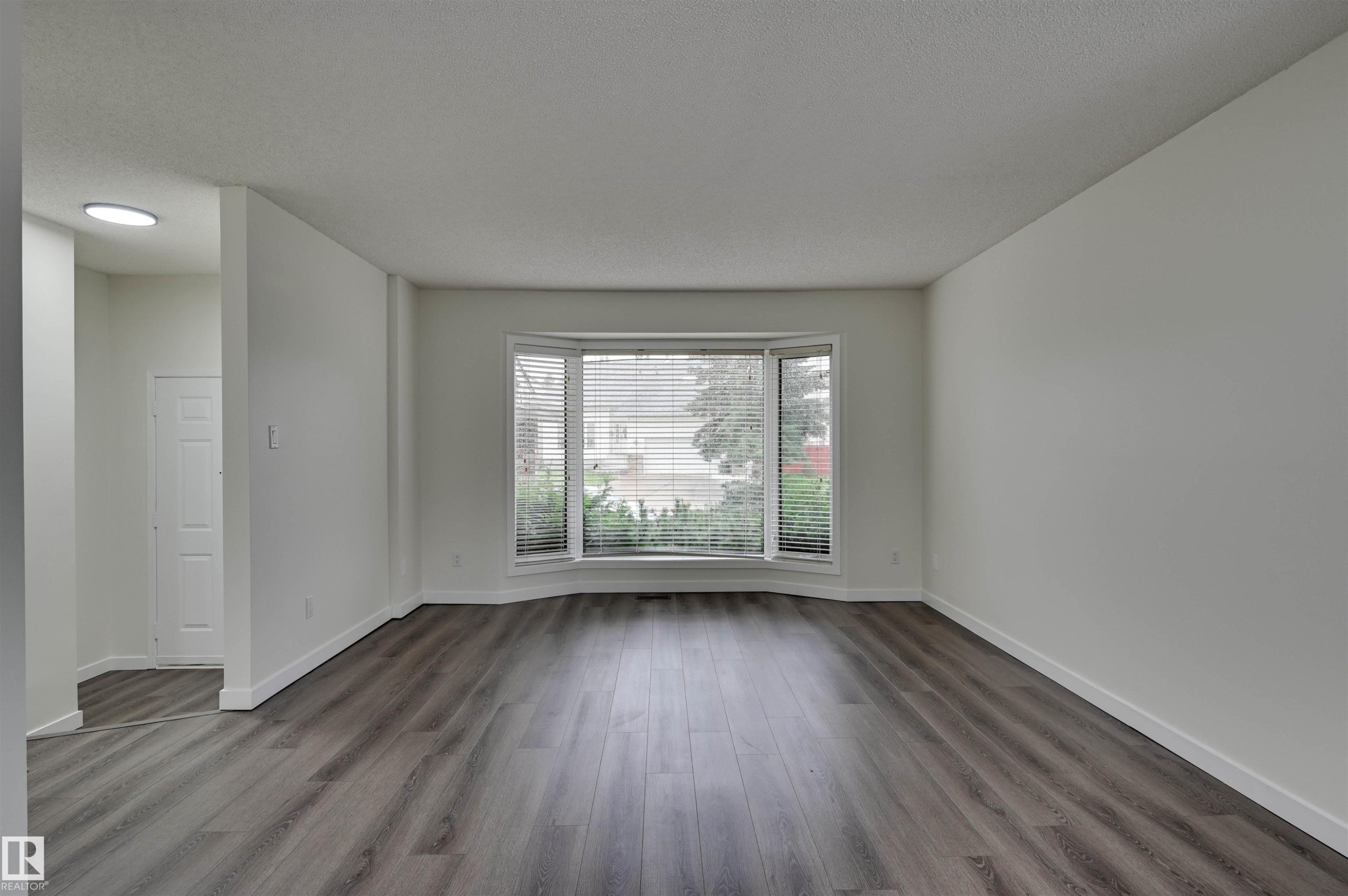5507 179 Street Nw, Edmonton, AB - Indoor Photo Showing Other Room