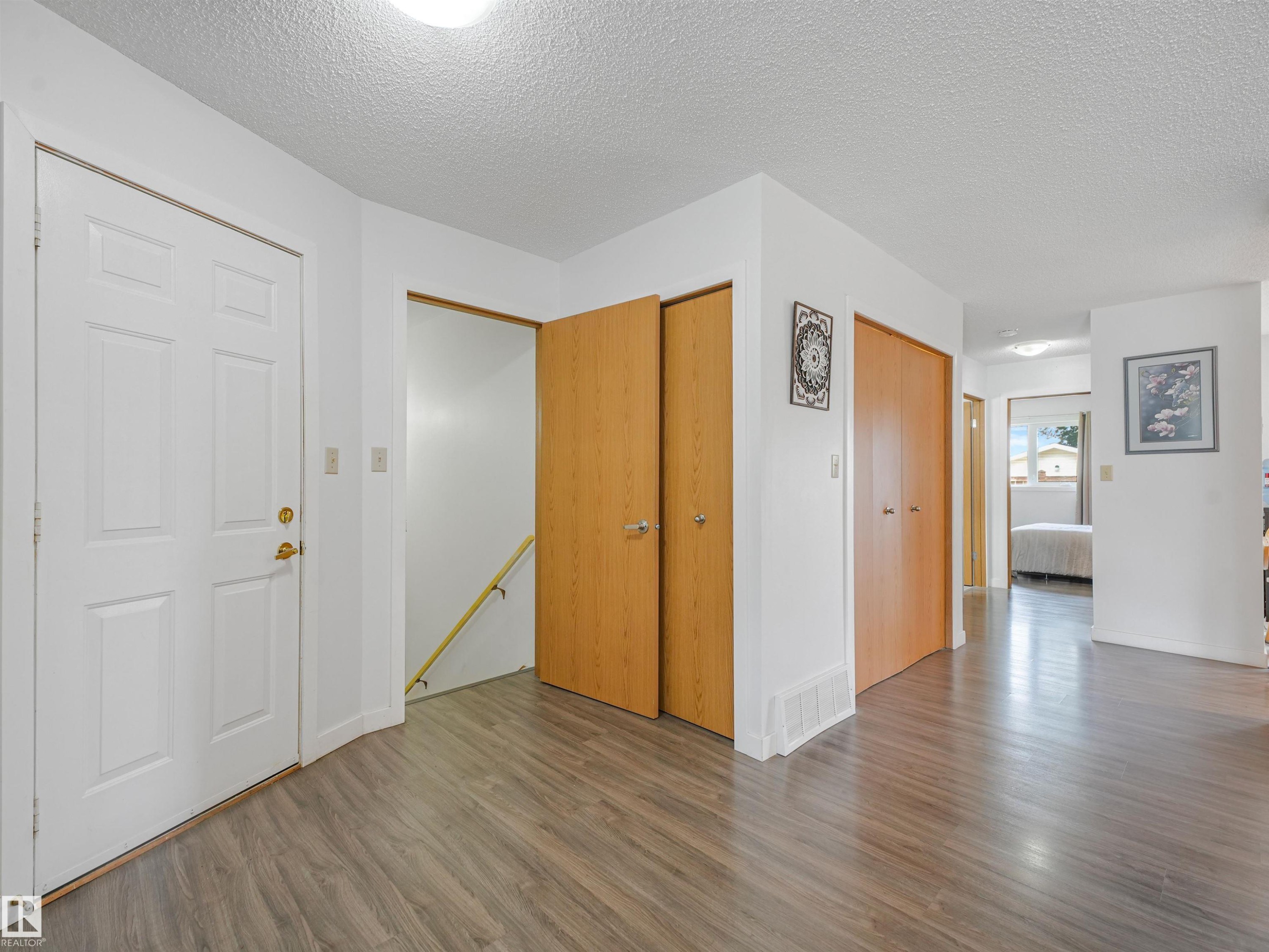 5749 189 Street Nw, Edmonton, AB - Indoor Photo Showing Other Room