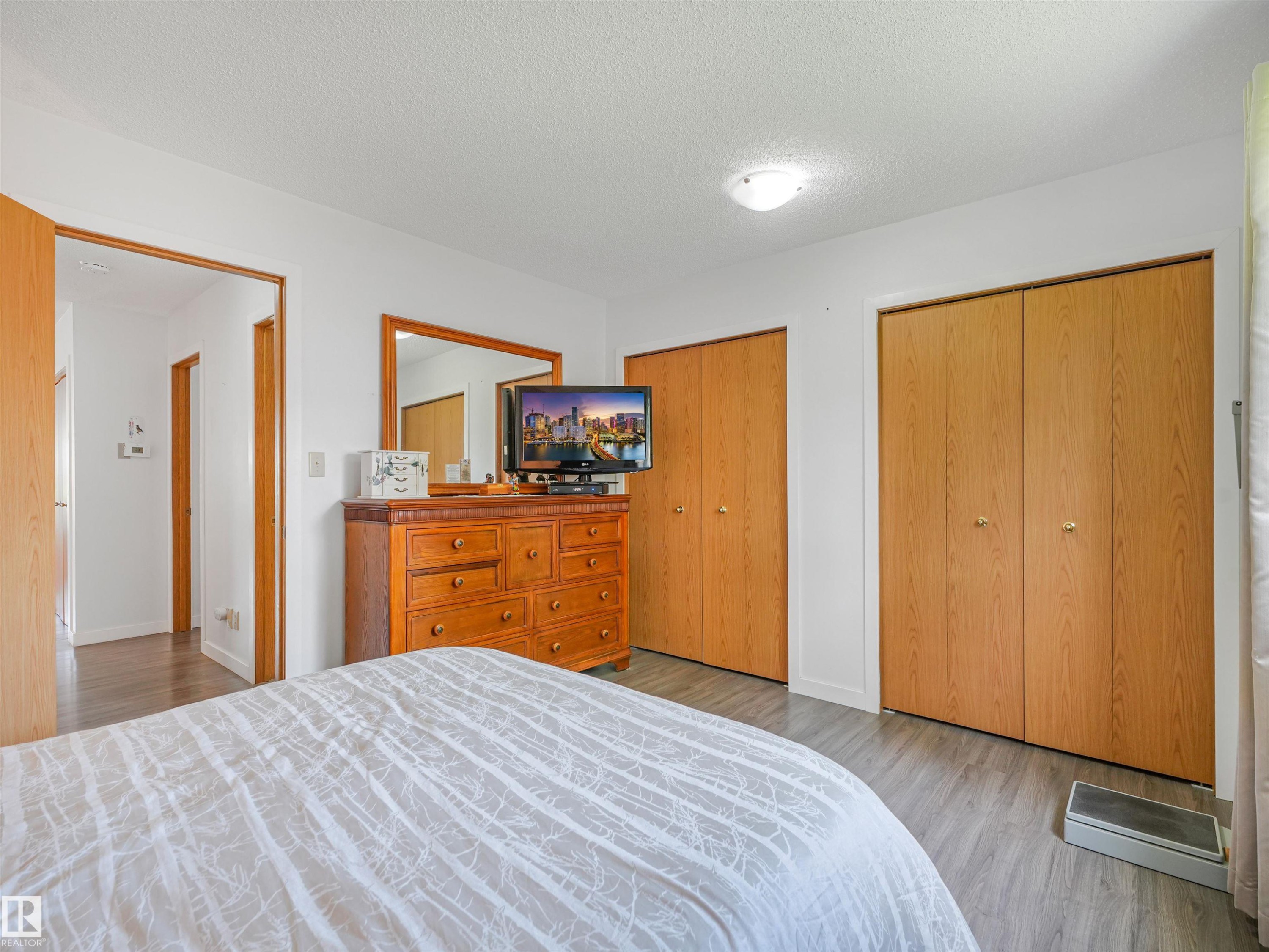 5749 189 Street Nw, Edmonton, AB - Indoor Photo Showing Bedroom