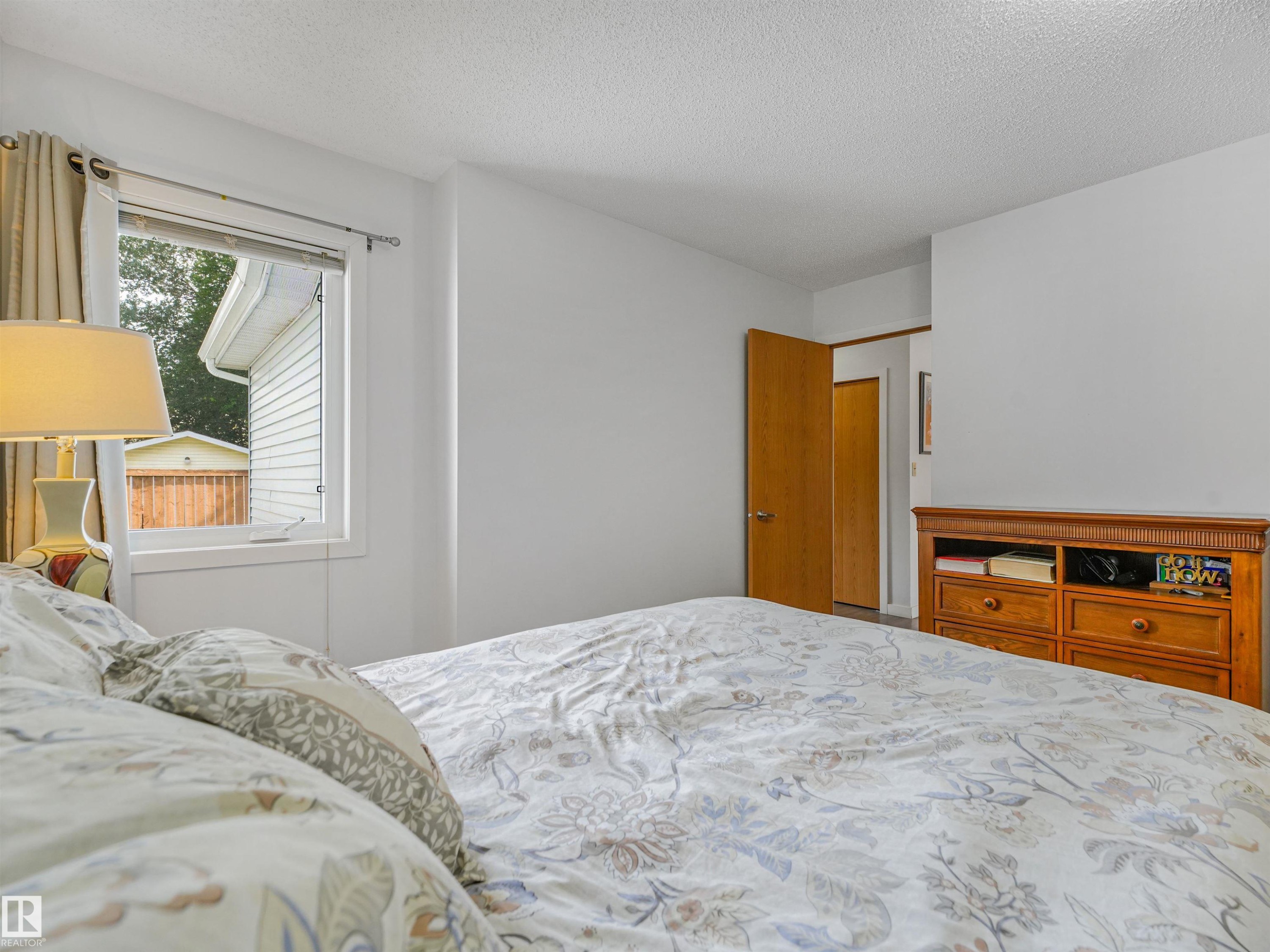 5749 189 Street Nw, Edmonton, AB - Indoor Photo Showing Bedroom