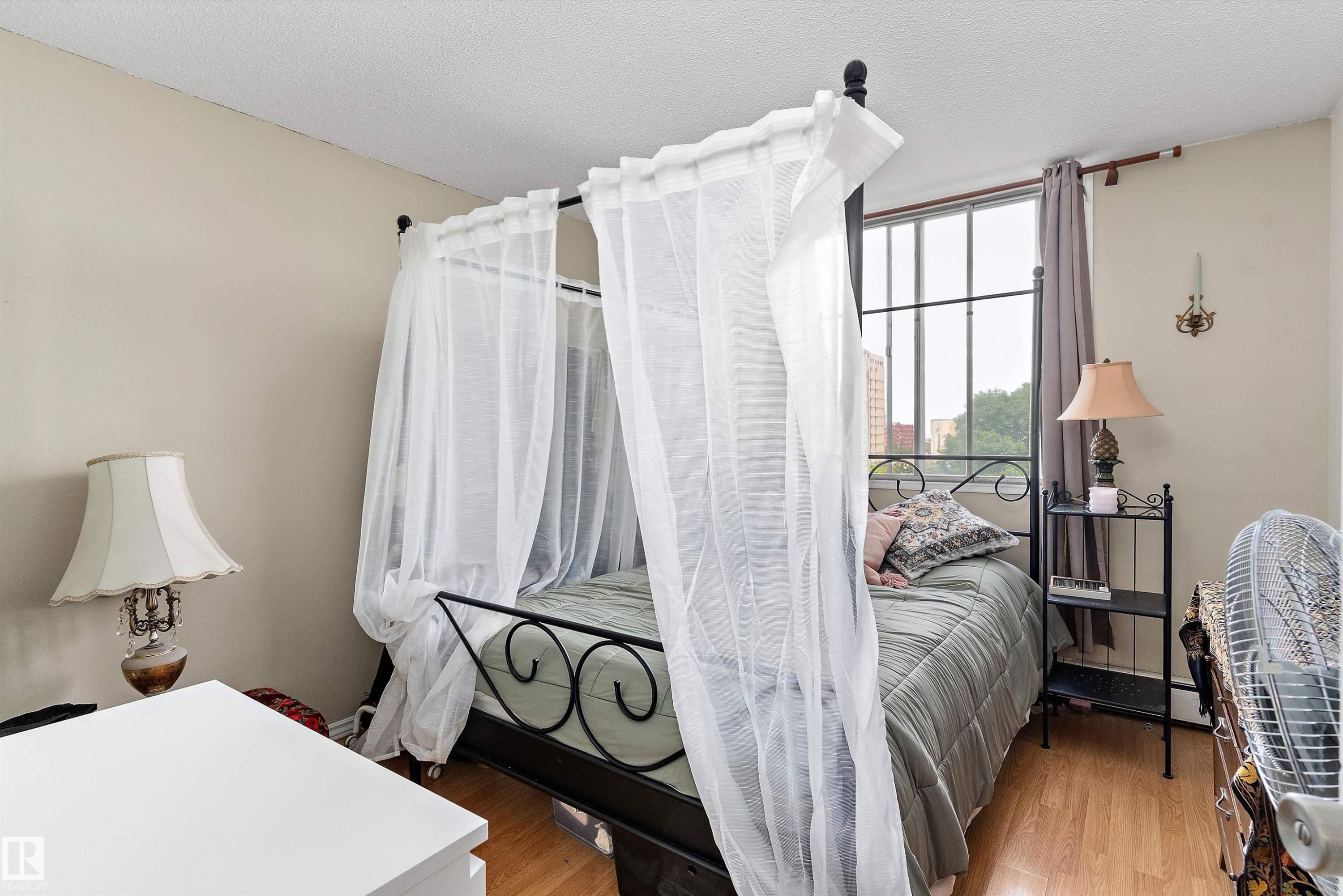 #706 9930 113 St Nw, Edmonton, AB - Indoor Photo Showing Bedroom