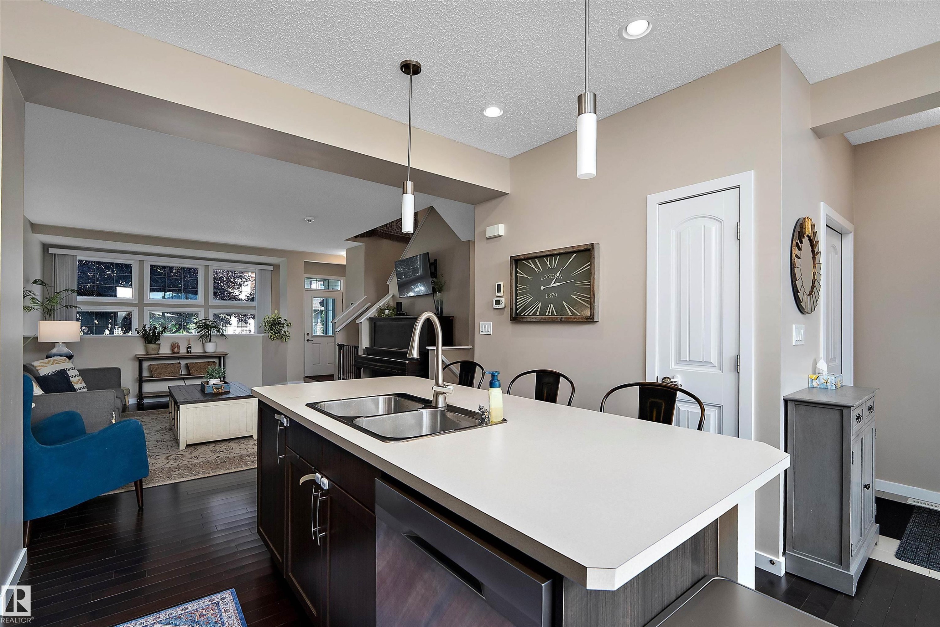 21915 99 Avenue Nw, Edmonton, AB - Indoor Photo Showing Kitchen With Double Sink