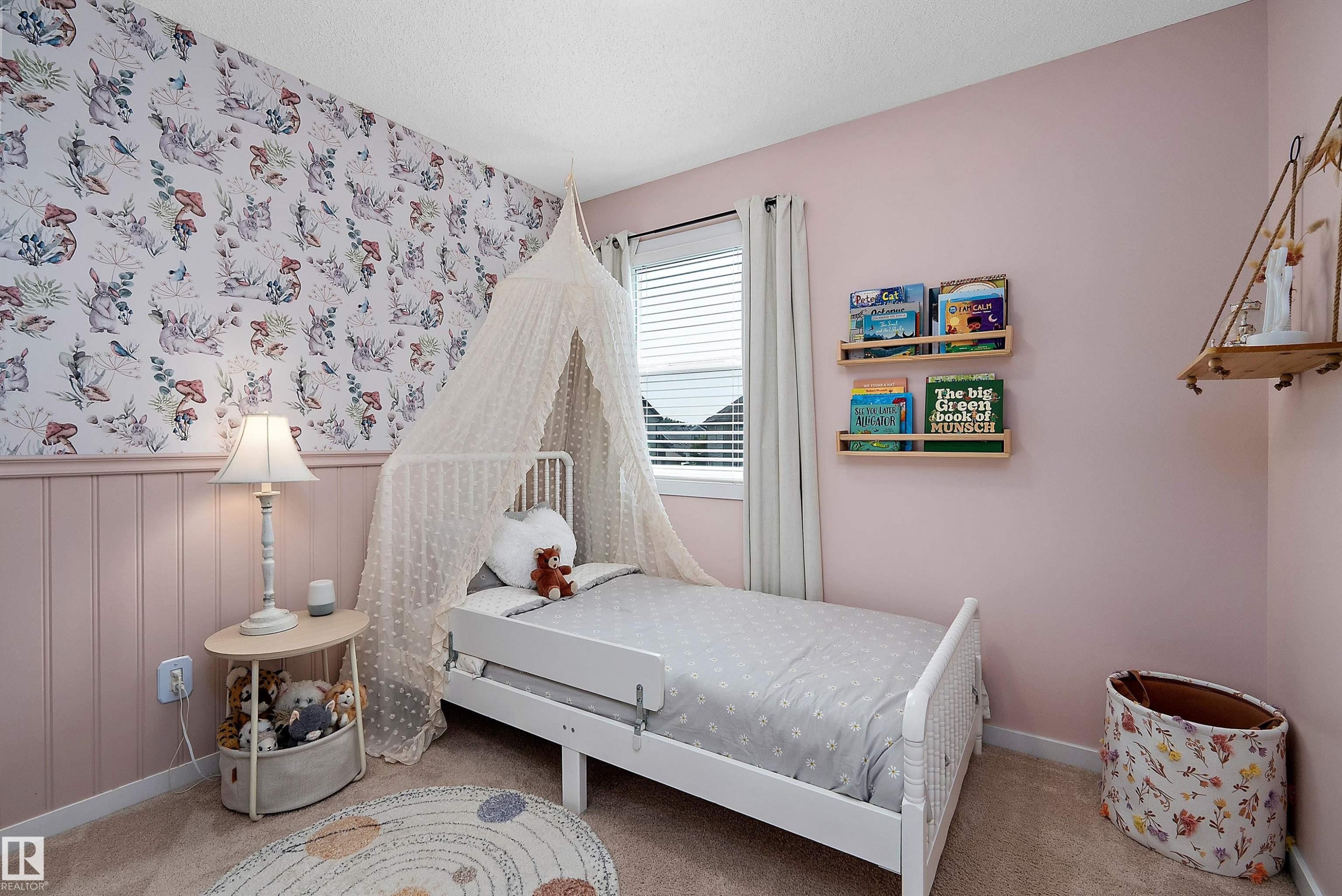 21915 99 Avenue Nw, Edmonton, AB - Indoor Photo Showing Bedroom