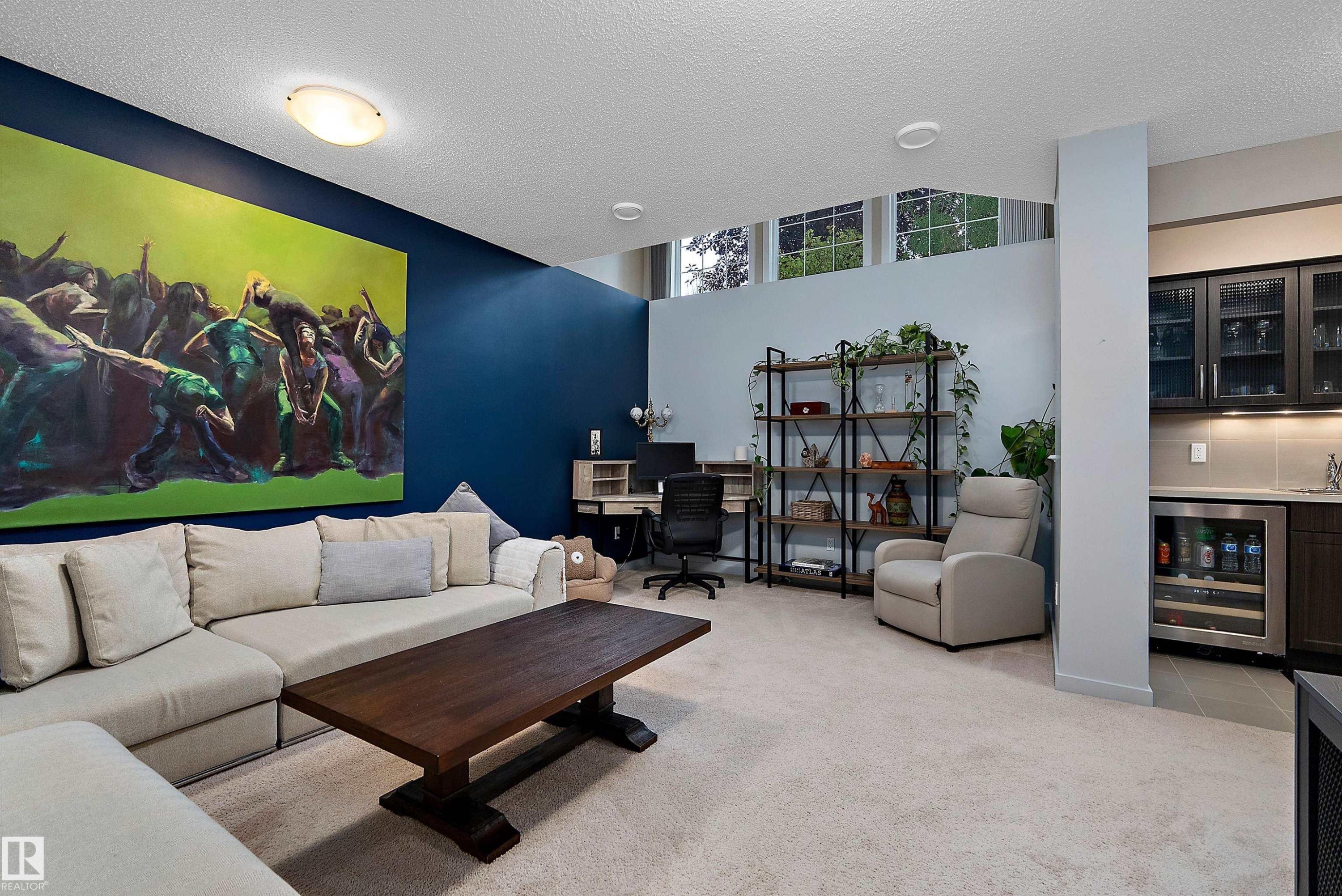 21915 99 Avenue Nw, Edmonton, AB - Indoor Photo Showing Living Room