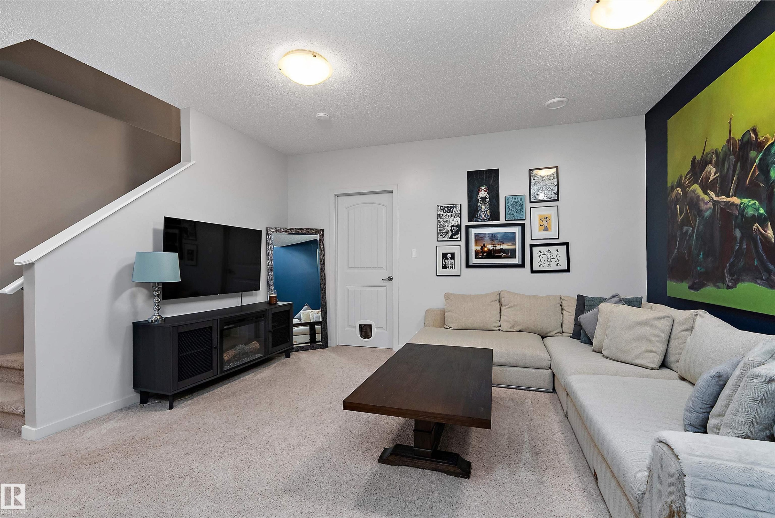21915 99 Avenue Nw, Edmonton, AB - Indoor