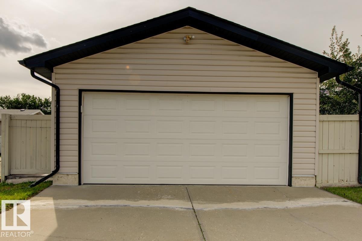 17703 90 Street Nw, Edmonton, AB - Outdoor With Exterior