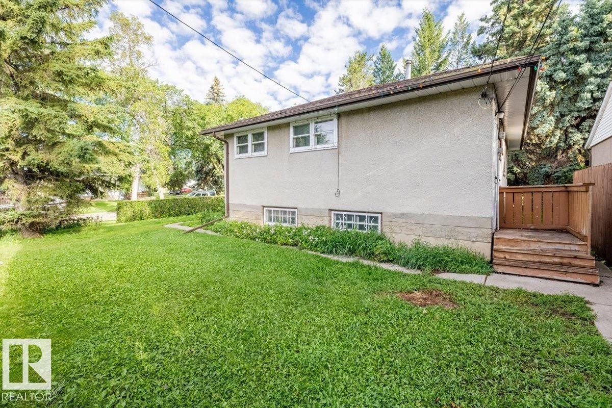 11049 145 Street Nw, Edmonton, AB - Outdoor