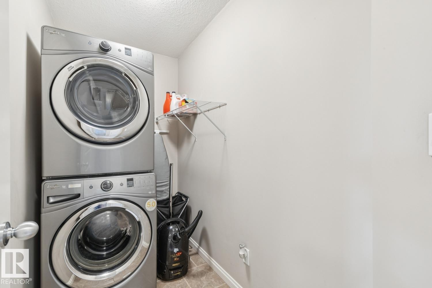 #12 18230 104A St Nw, Edmonton, AB - Indoor Photo Showing Laundry Room