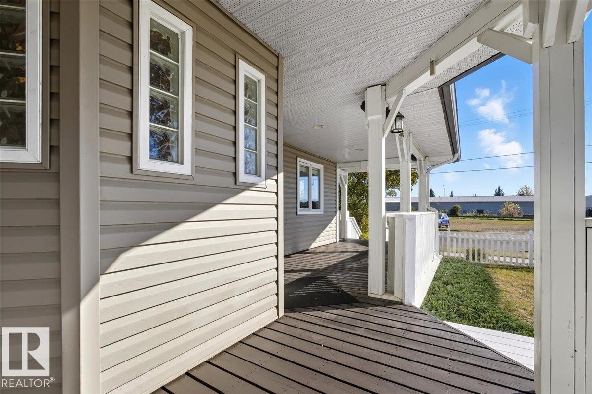 5001 42 Avenue, Wetaskiwin, AB - Outdoor With Deck Patio Veranda With Exterior