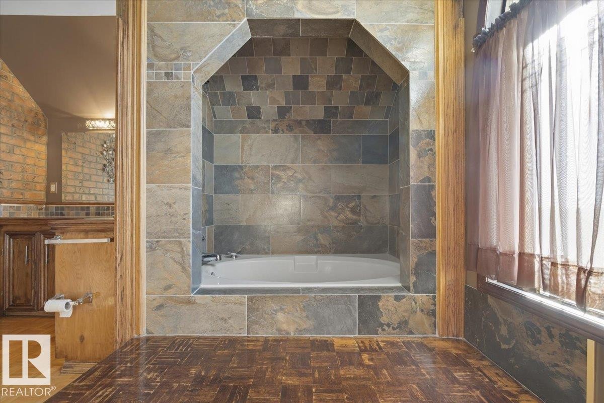 5001 42 Avenue, Wetaskiwin, AB - Indoor Photo Showing Bathroom