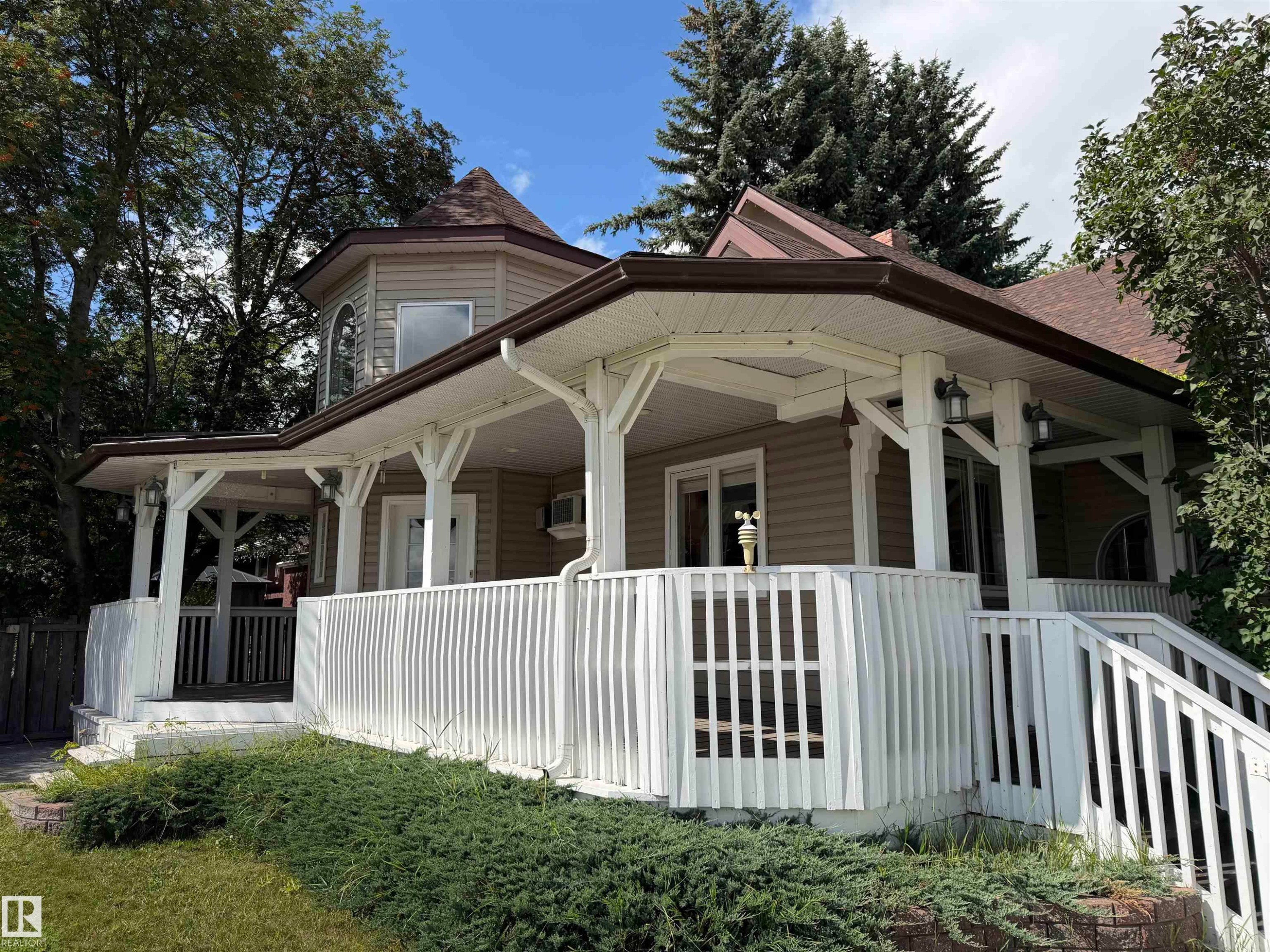 5001 42 Avenue, Wetaskiwin, AB - Outdoor With Deck Patio Veranda