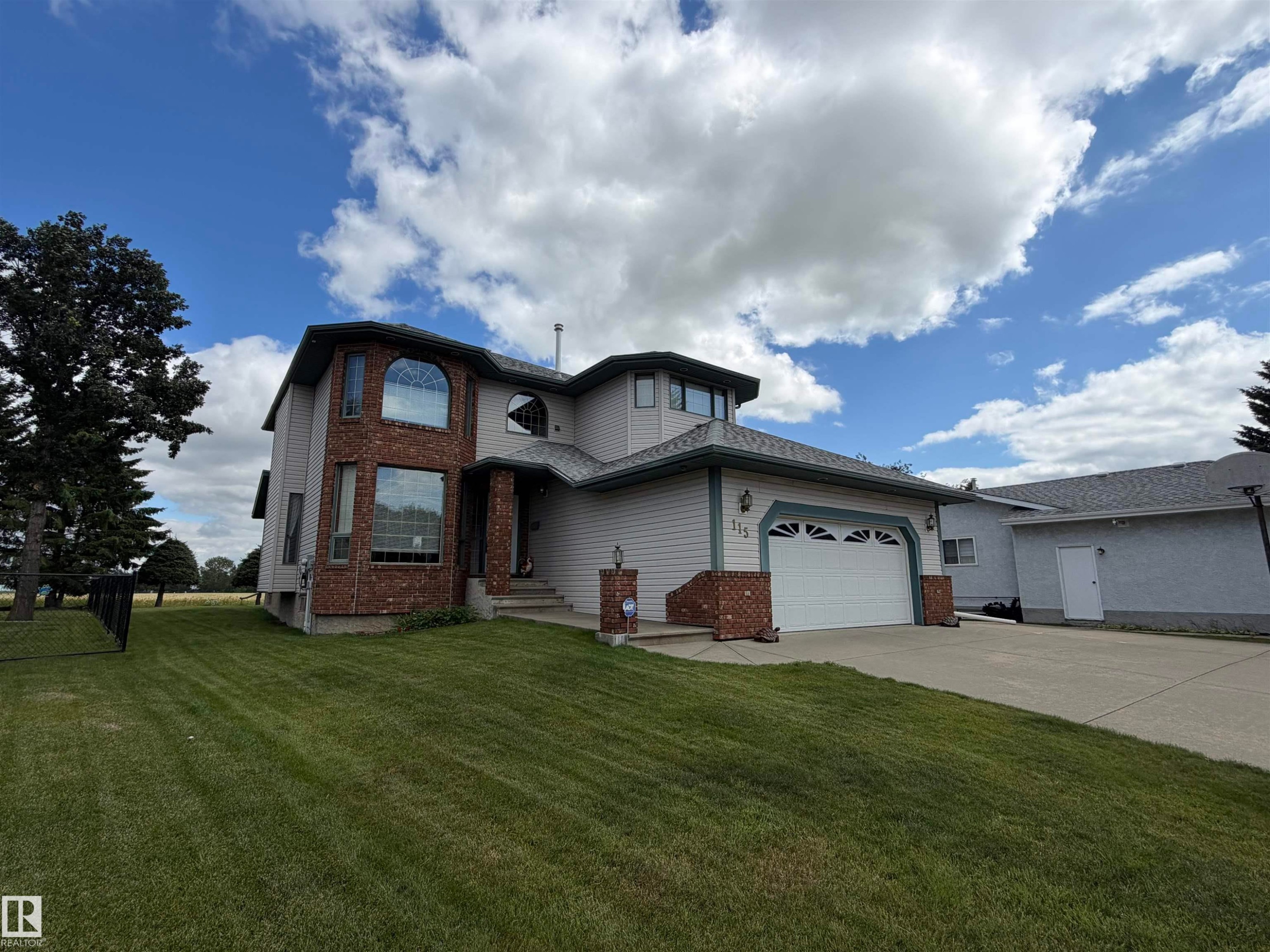 115 Aspen Ridge Crescent, Wetaskiwin, AB - Outdoor With Facade