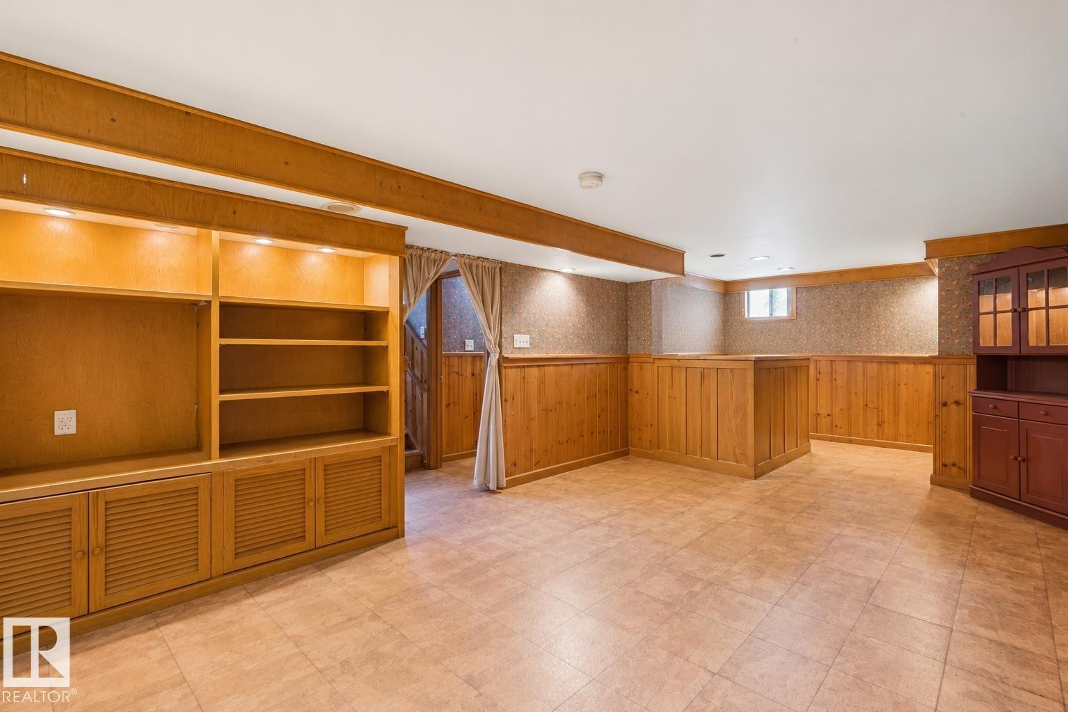 10438 133 Street Nw, Edmonton, AB - Indoor Photo Showing Other Room