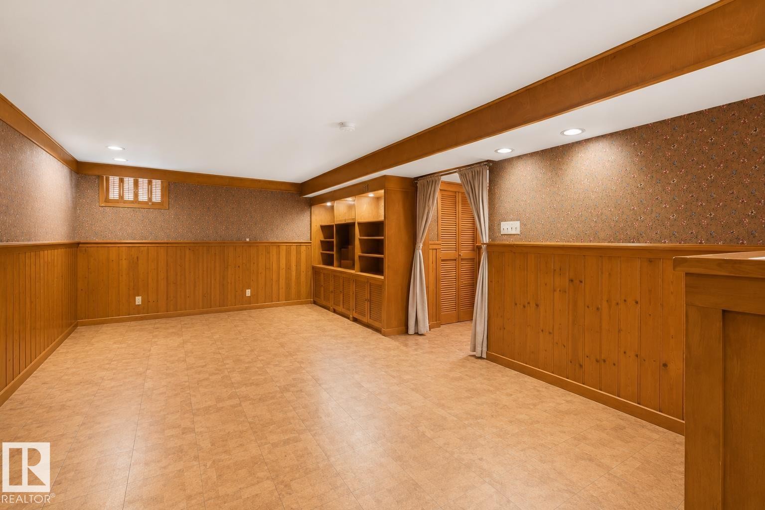 10438 133 Street Nw, Edmonton, AB - Indoor Photo Showing Other Room
