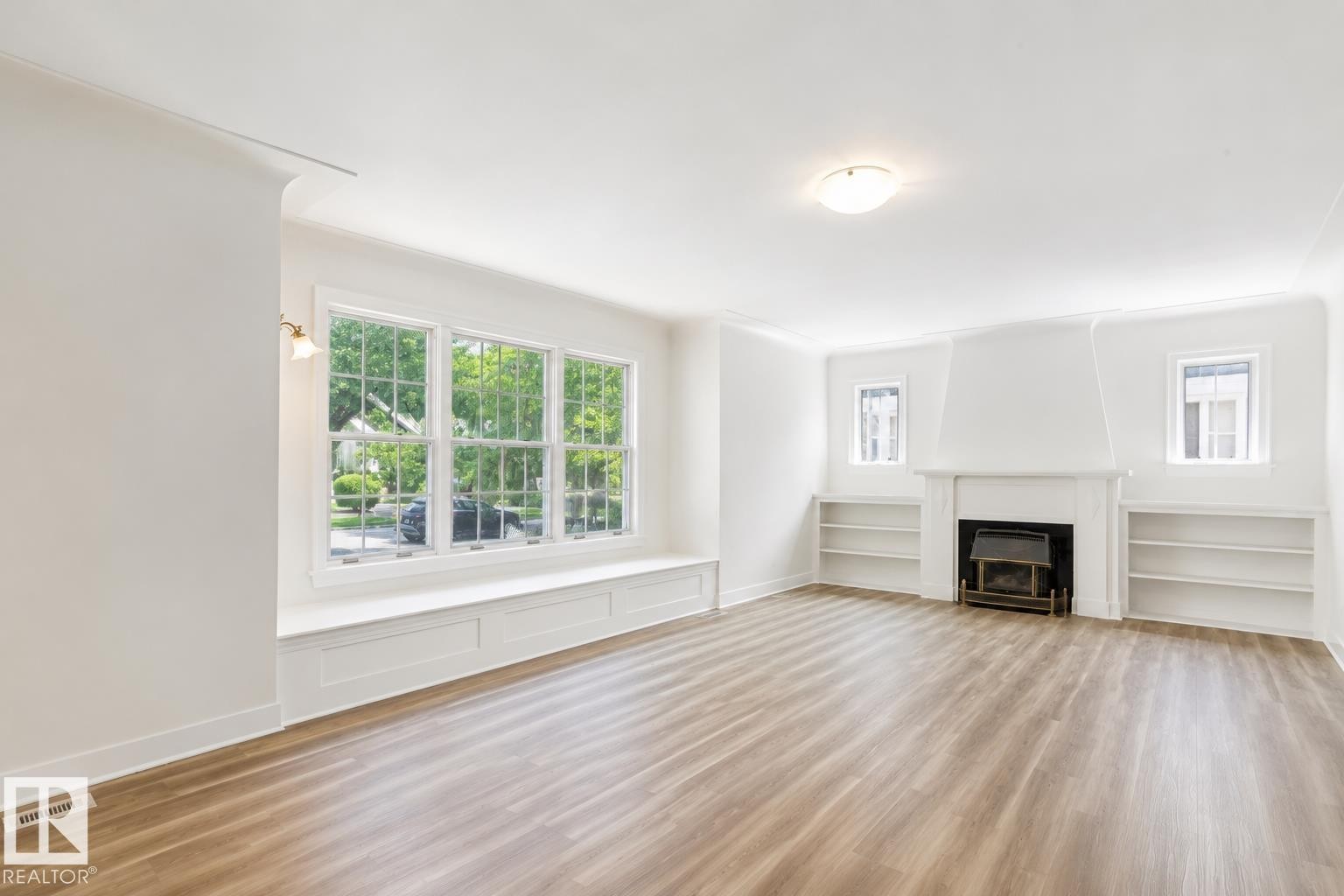 10438 133 Street Nw, Edmonton, AB - Indoor Photo Showing Living Room With Fireplace