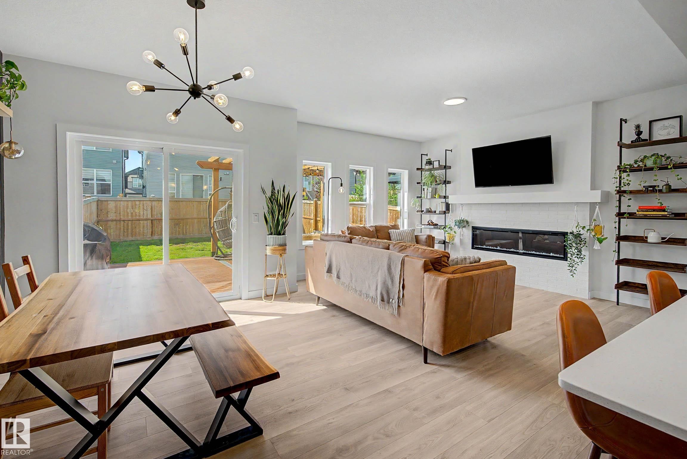 23015 96 Avenue Nw, Edmonton, AB - Indoor With Fireplace