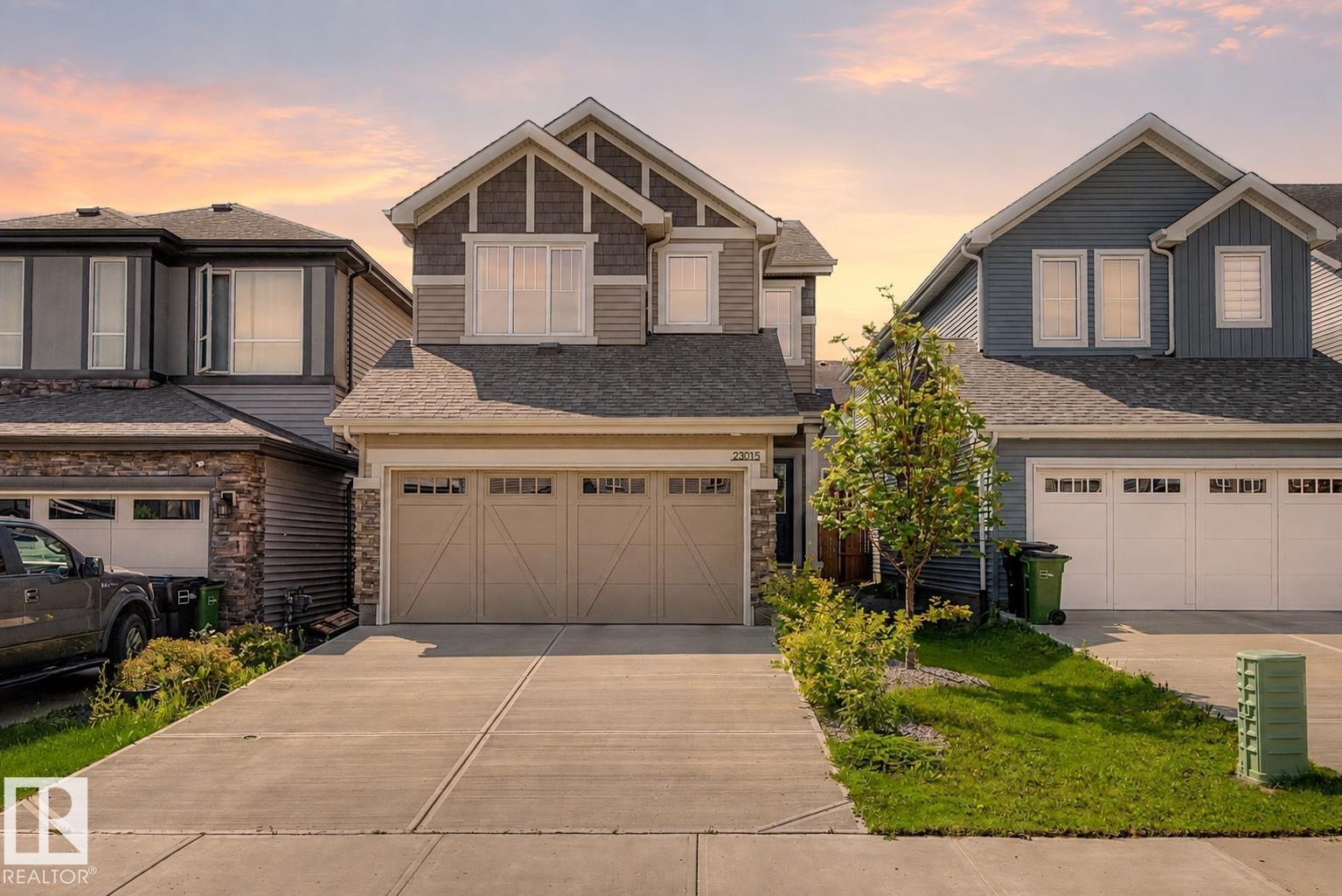 23015 96 Avenue Nw, Edmonton, AB - Outdoor With Facade