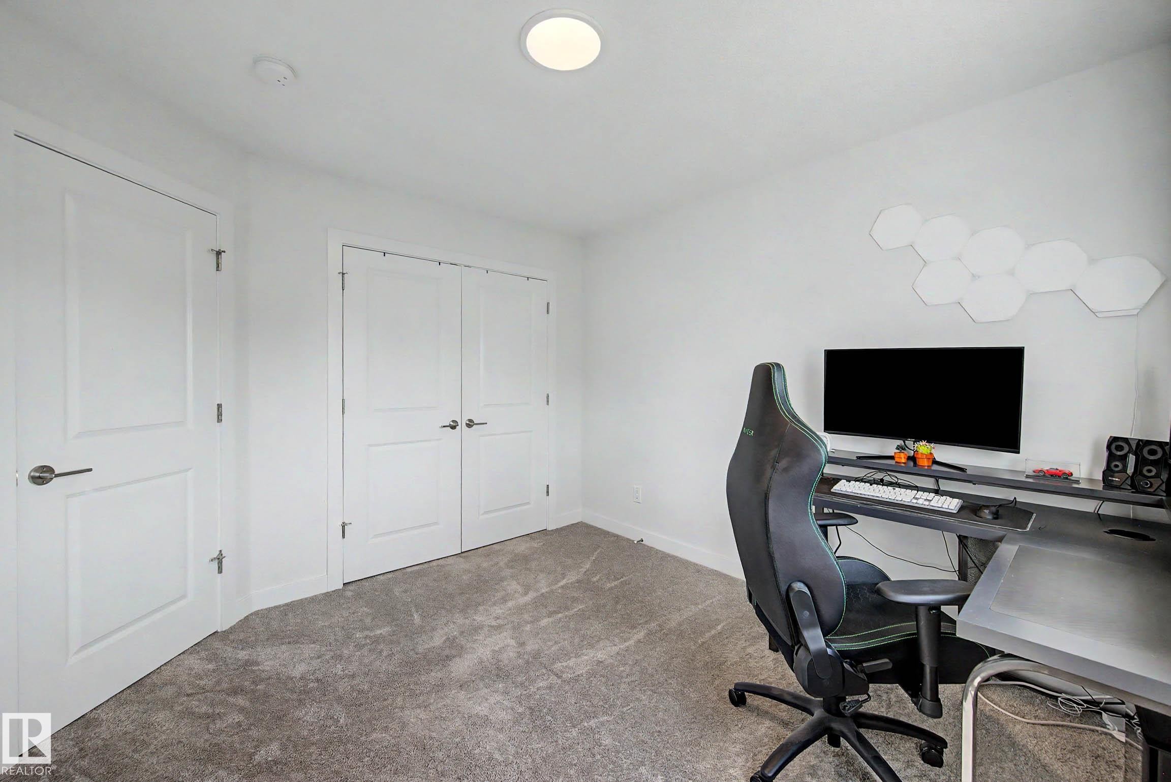 23015 96 Avenue Nw, Edmonton, AB - Indoor Photo Showing Office