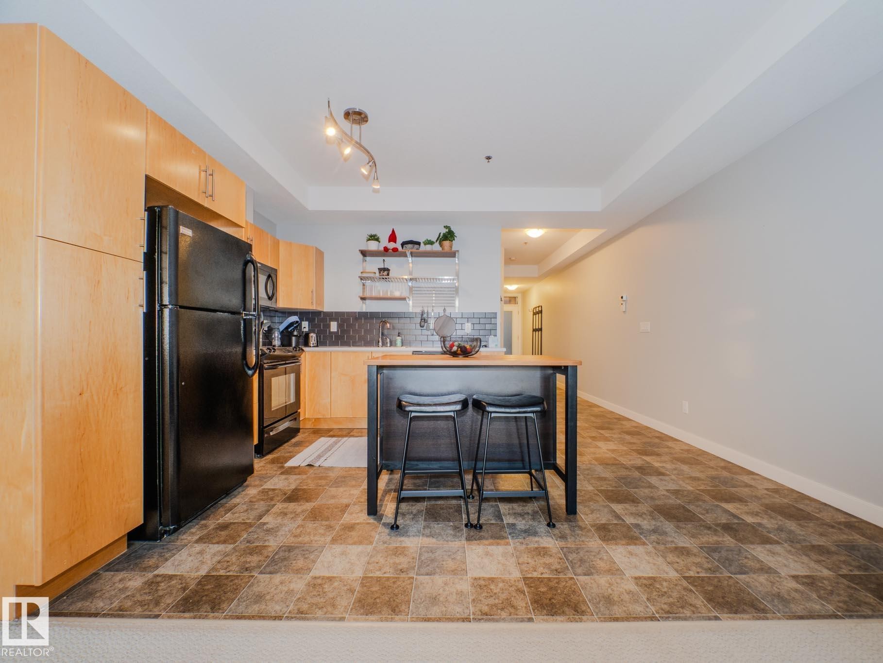 #310 10808 71 Av Nw, Edmonton, AB - Indoor