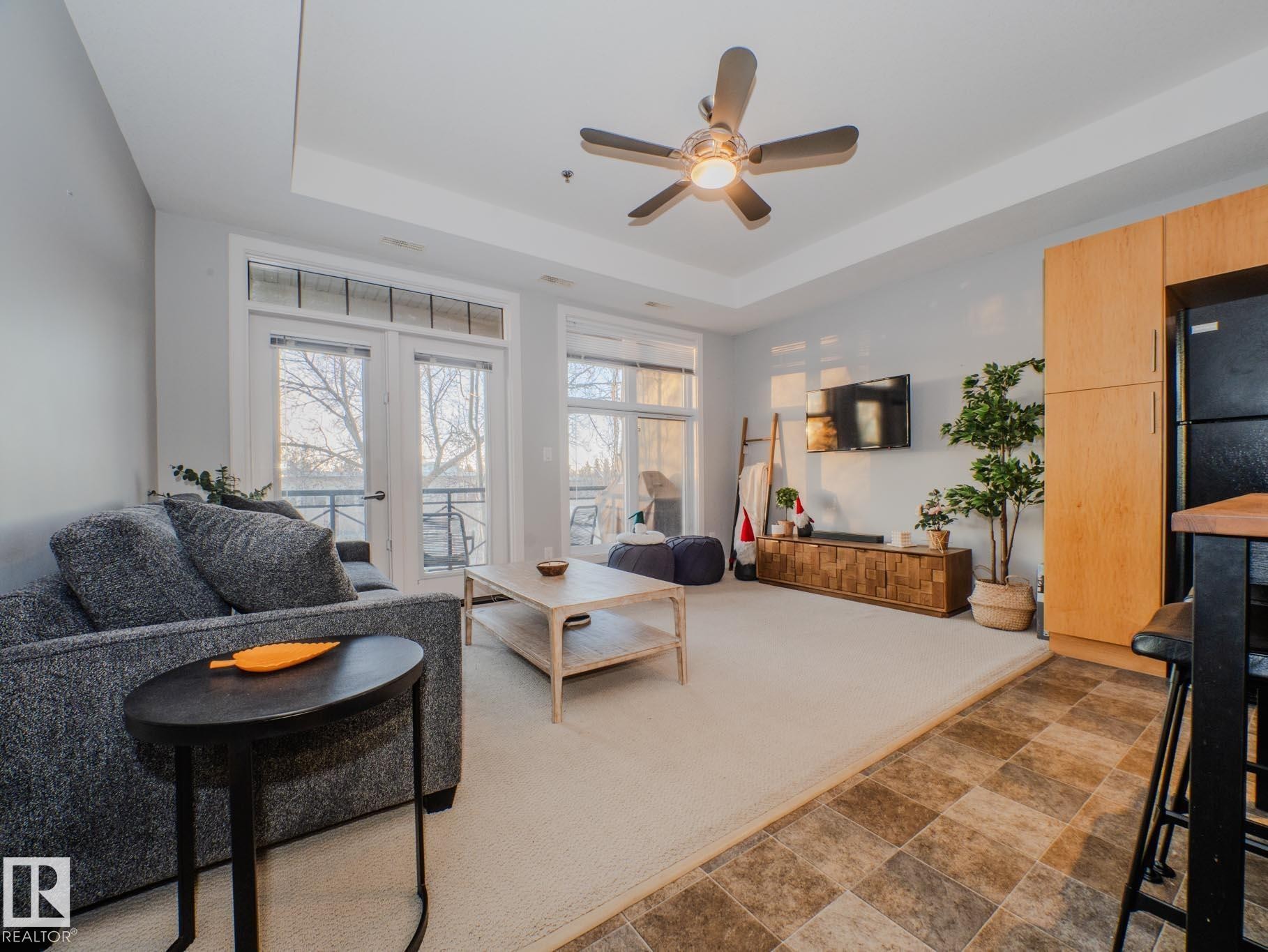 #310 10808 71 Av Nw, Edmonton, AB - Indoor Photo Showing Living Room
