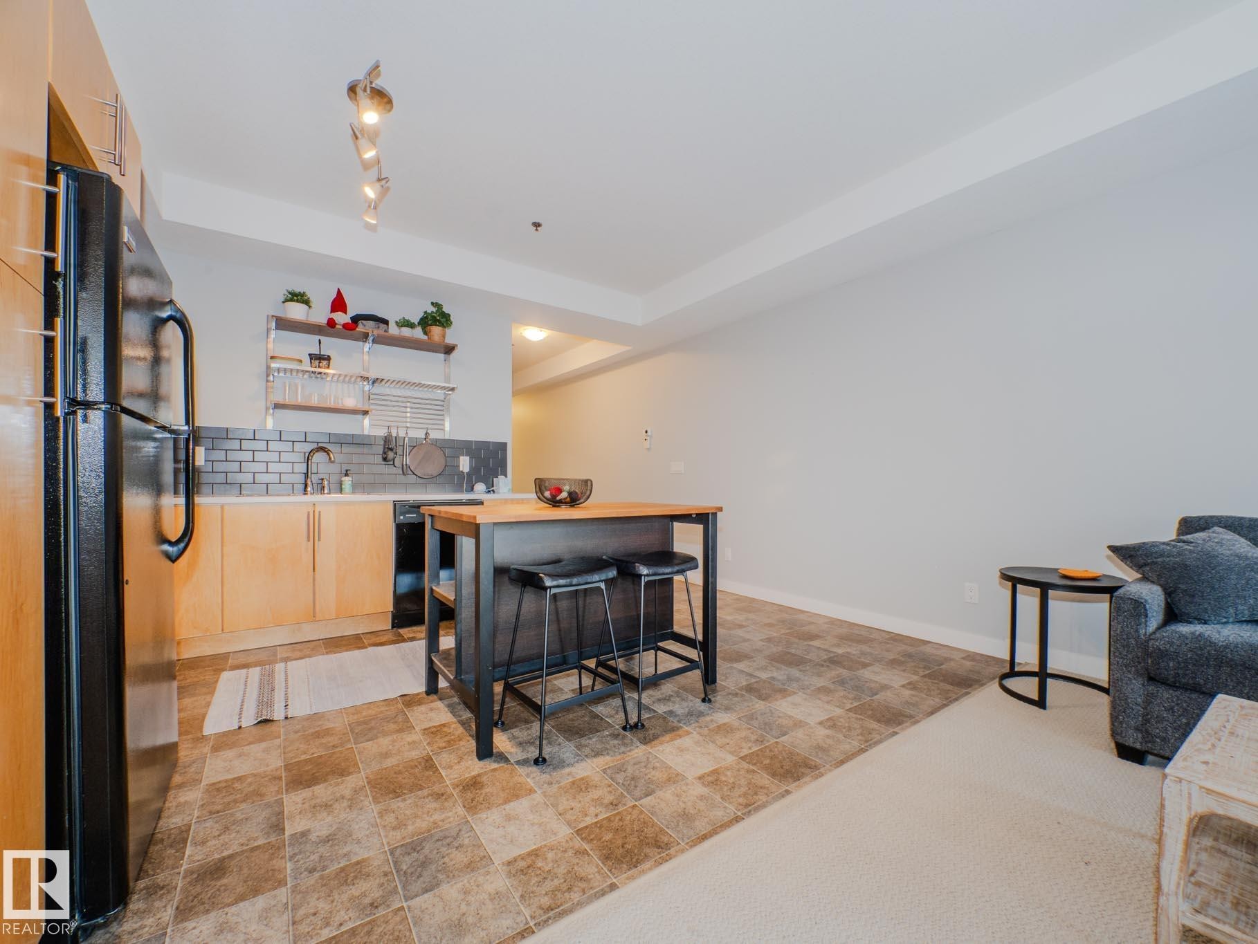 #310 10808 71 Av Nw, Edmonton, AB - Indoor