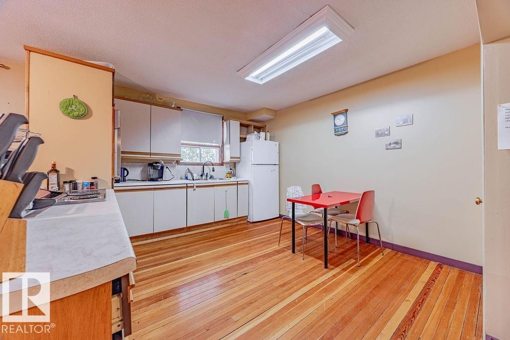 4912 50 Street, Egremont, AB - Indoor