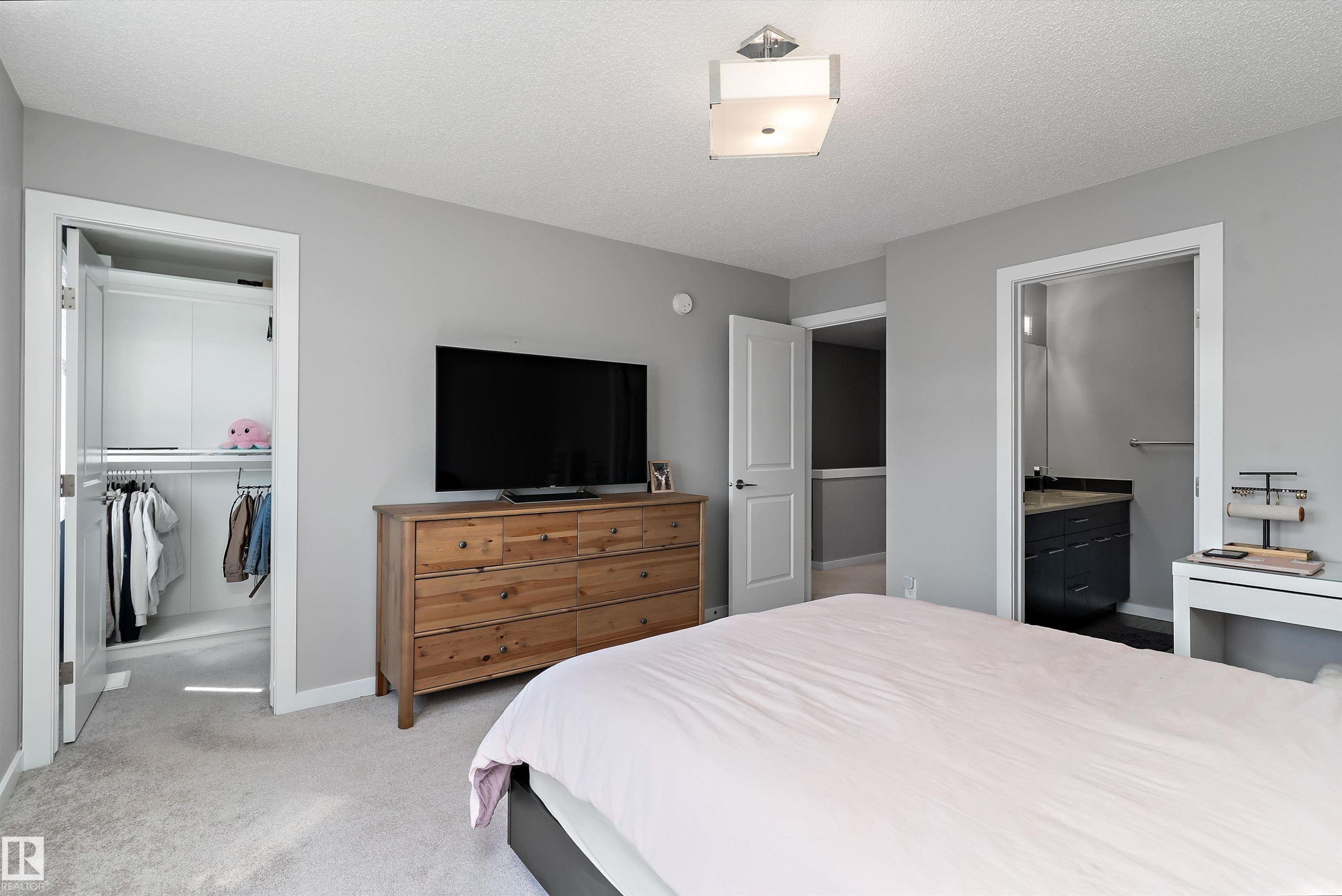15927 13 Avenue Sw, Edmonton, AB - Indoor Photo Showing Bedroom
