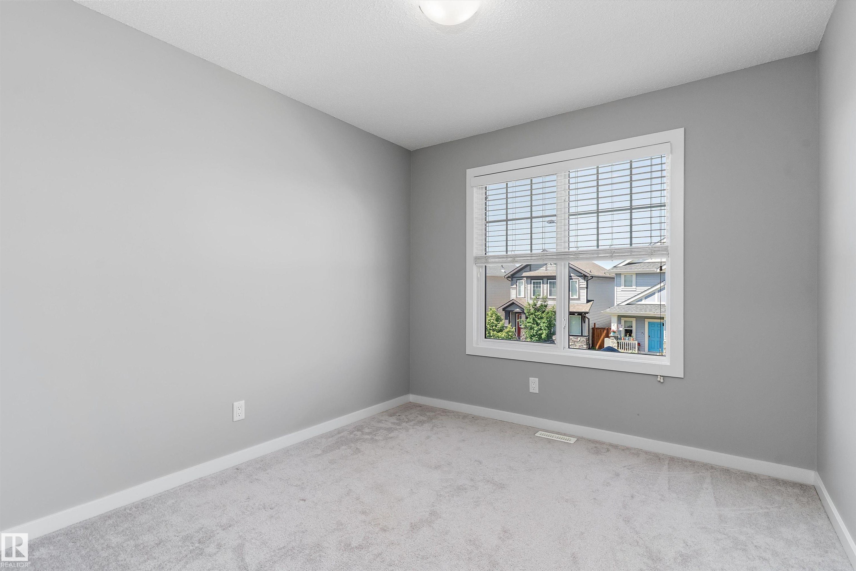 15927 13 Avenue Sw, Edmonton, AB - Indoor Photo Showing Other Room