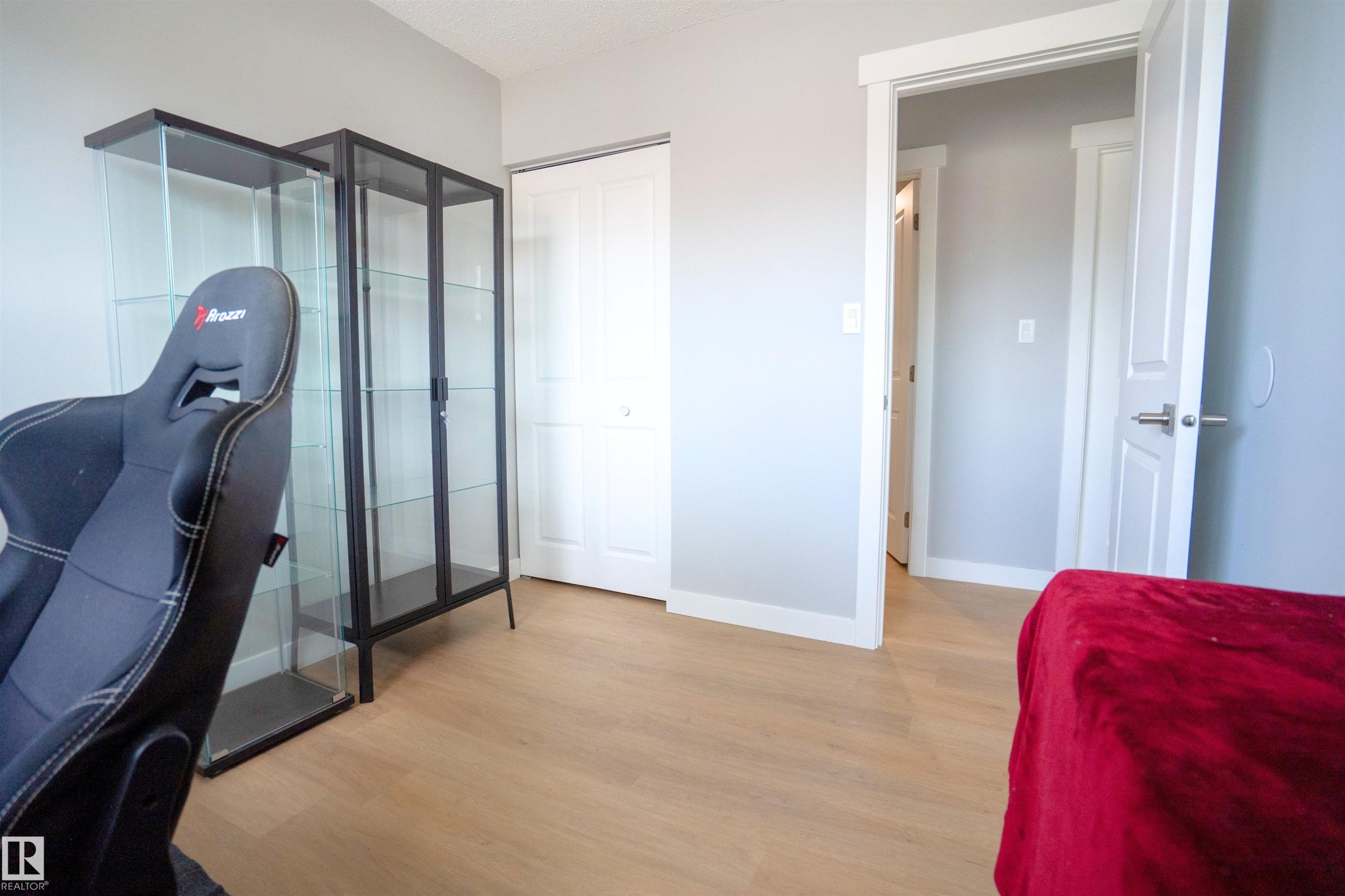 13225 47 Street Nw, Edmonton, AB - Indoor Photo Showing Bedroom