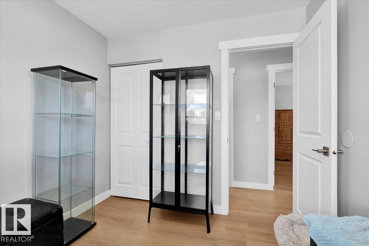 13225 47 Street Nw, Edmonton, AB - Indoor