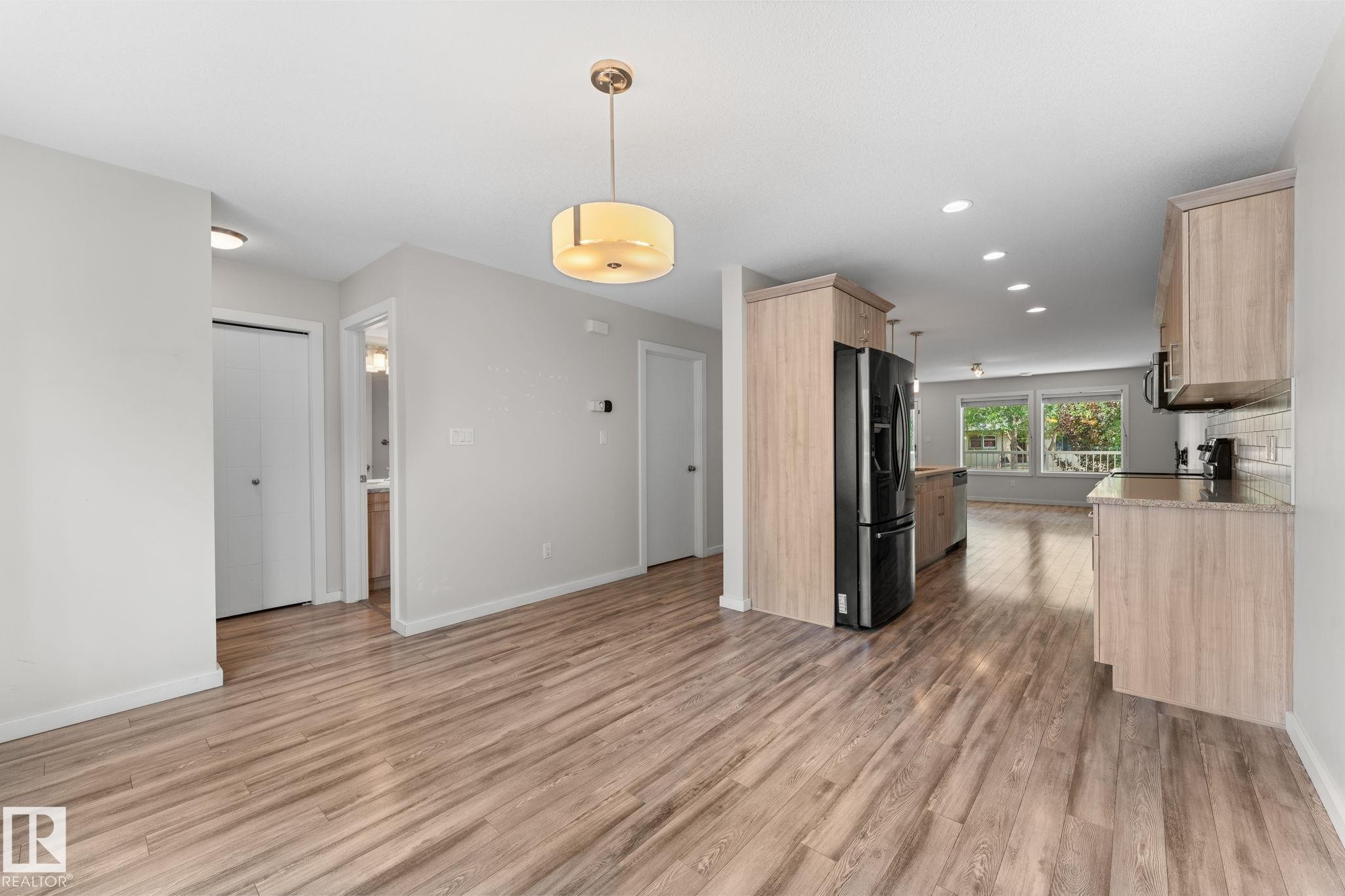 11840 122 Street Nw, Edmonton, AB - Indoor Photo Showing Other Room