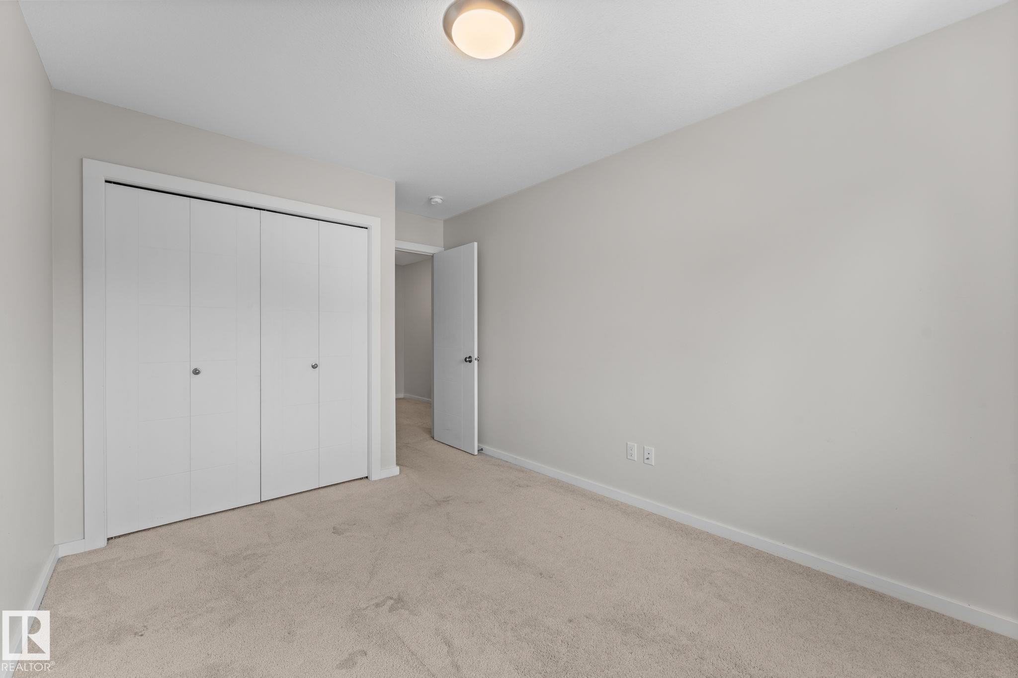 11840 122 Street Nw, Edmonton, AB - Indoor Photo Showing Other Room