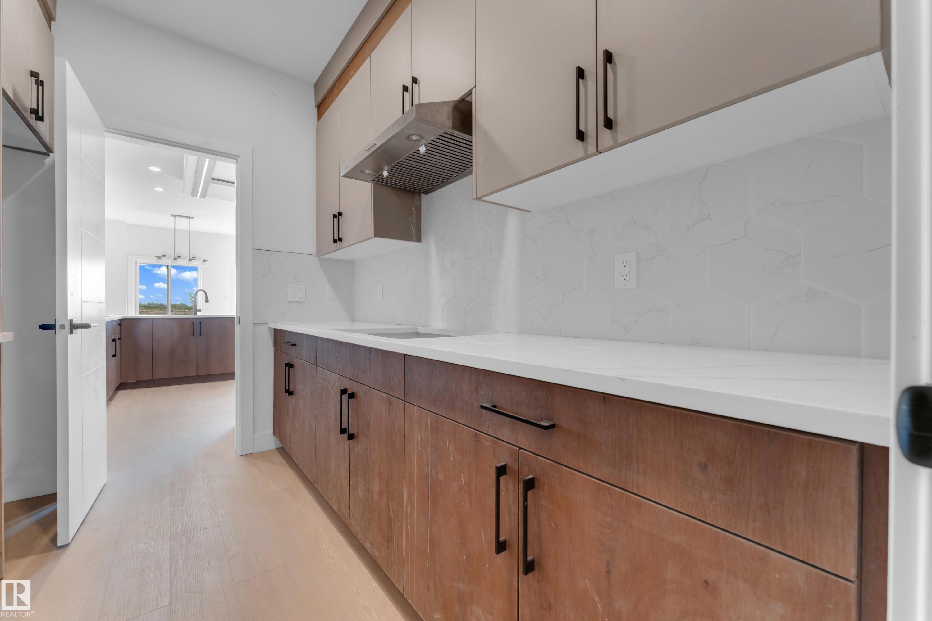 4607 18 Ave Sw Sw, Edmonton, AB - Indoor Photo Showing Other Room
