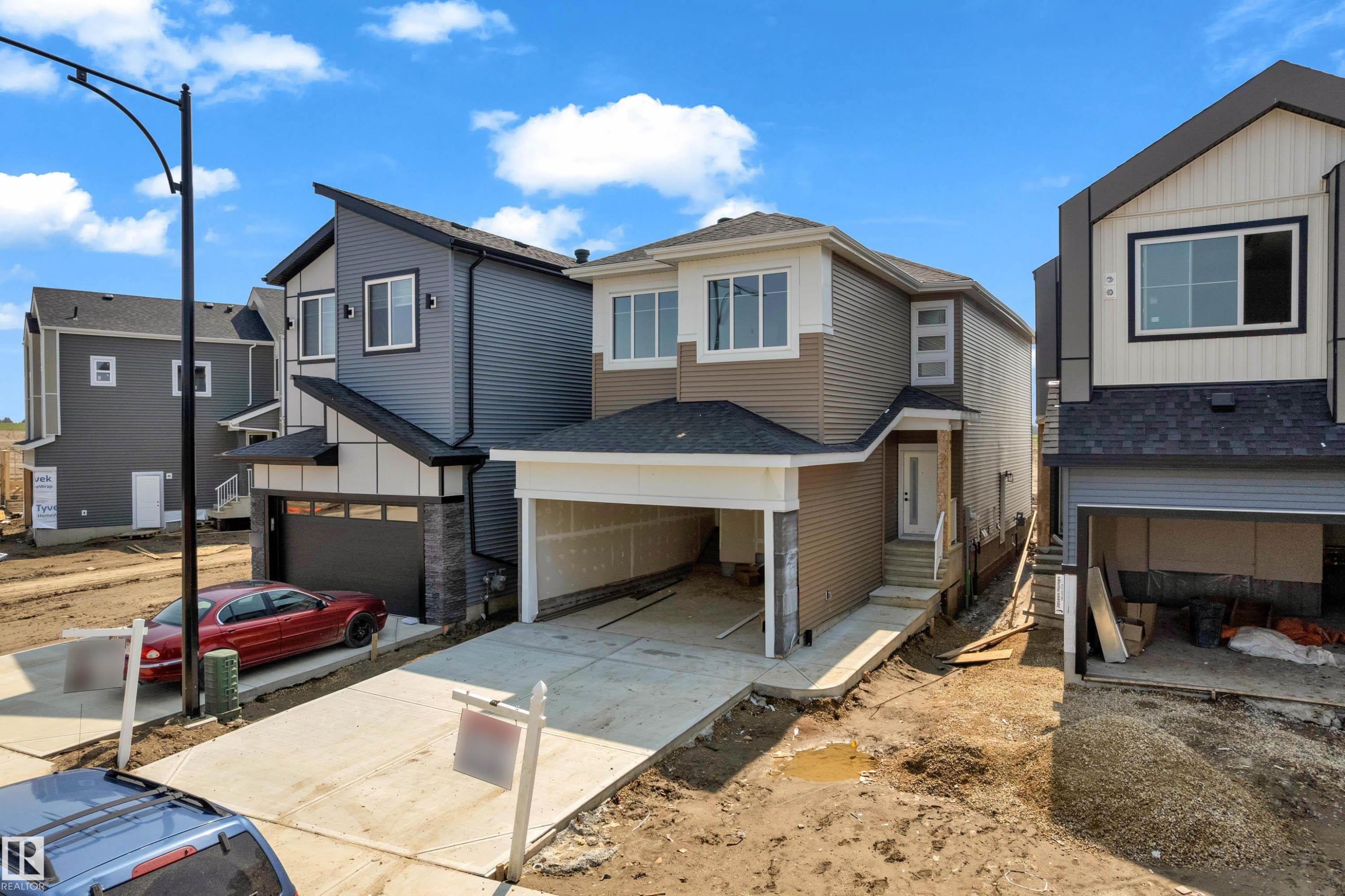 4607 18 Ave Sw Sw, Edmonton, AB - Outdoor
