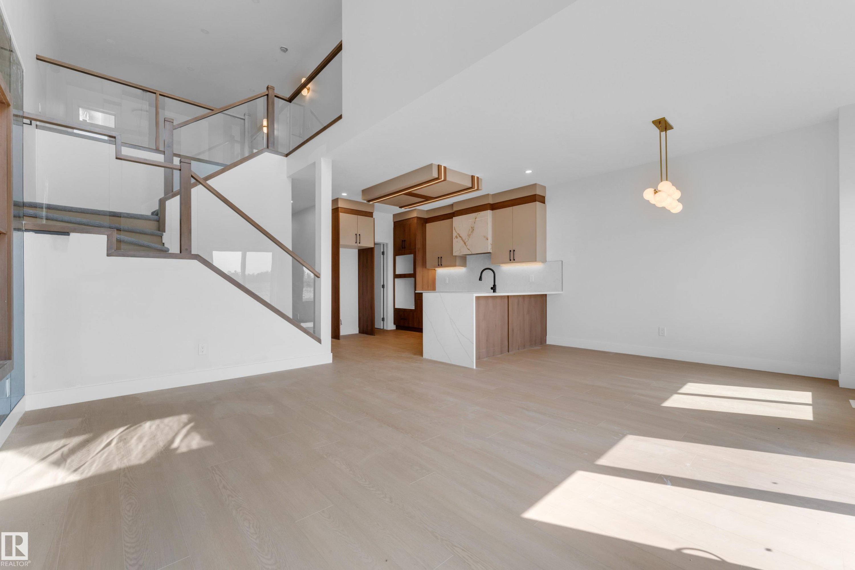 4607 18 Ave Sw Sw, Edmonton, AB - Indoor