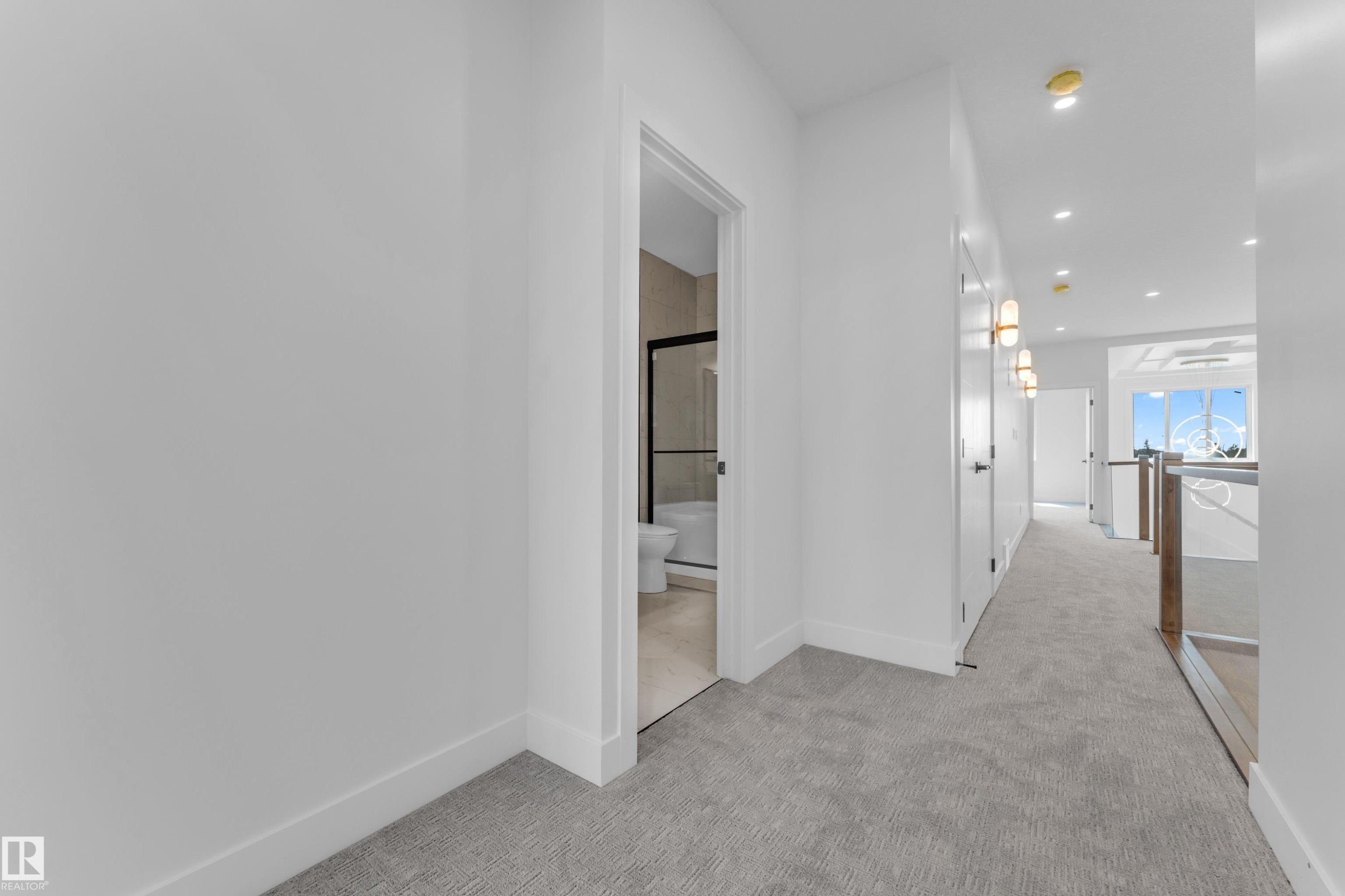 4607 18 Ave Sw Sw, Edmonton, AB - Indoor Photo Showing Other Room
