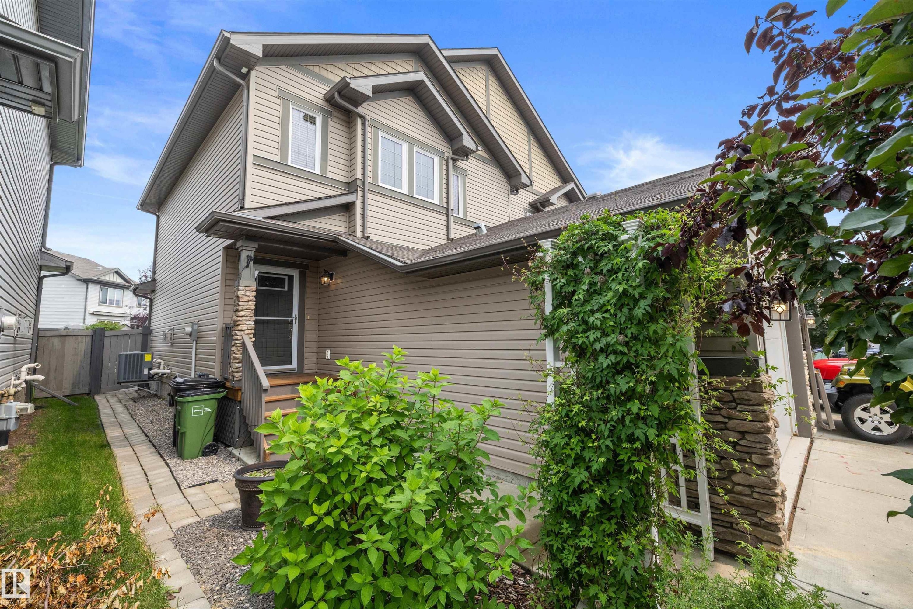 17332 6 Avenue Sw, Edmonton, AB - Outdoor