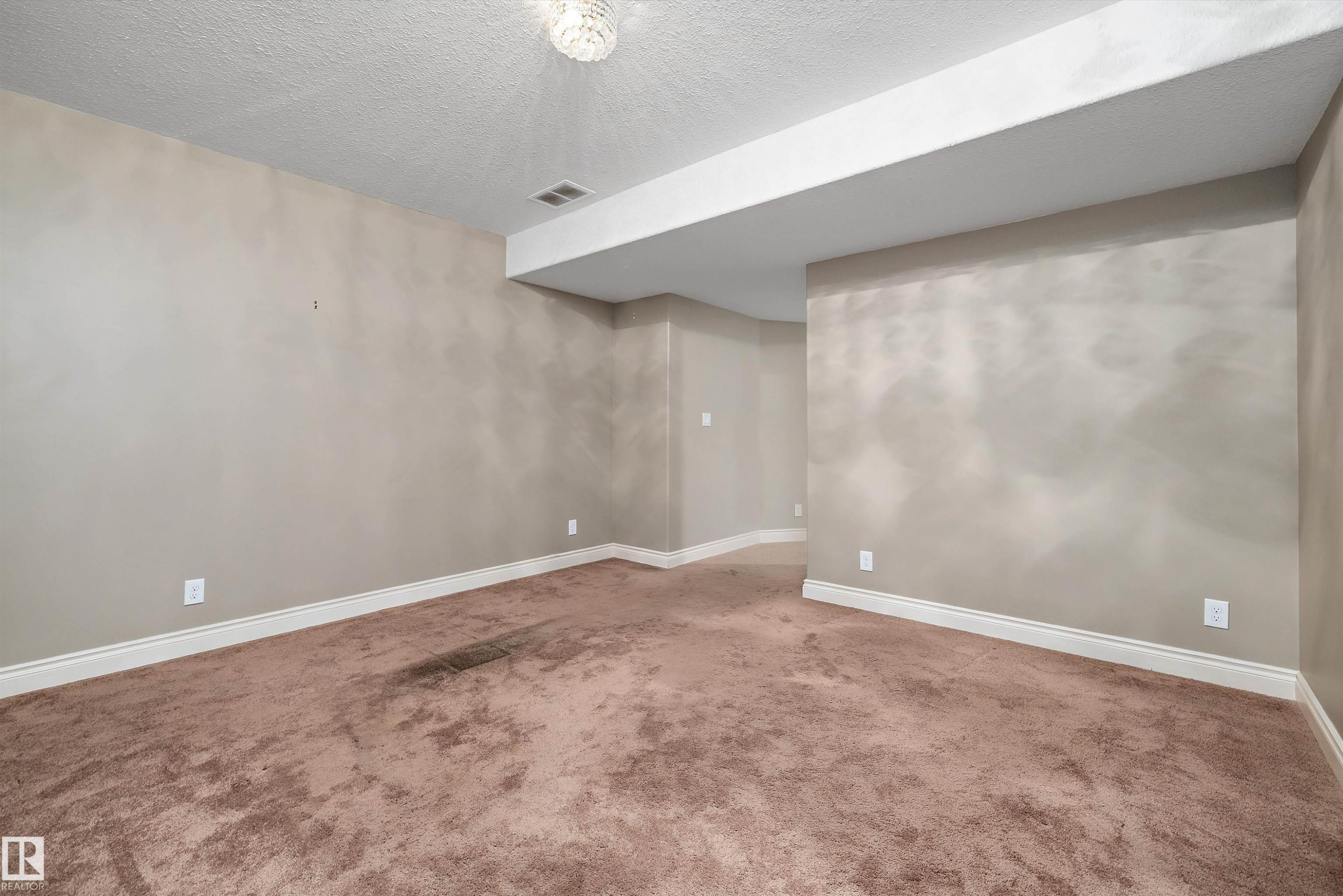17332 6 Avenue Sw, Edmonton, AB - Indoor Photo Showing Other Room