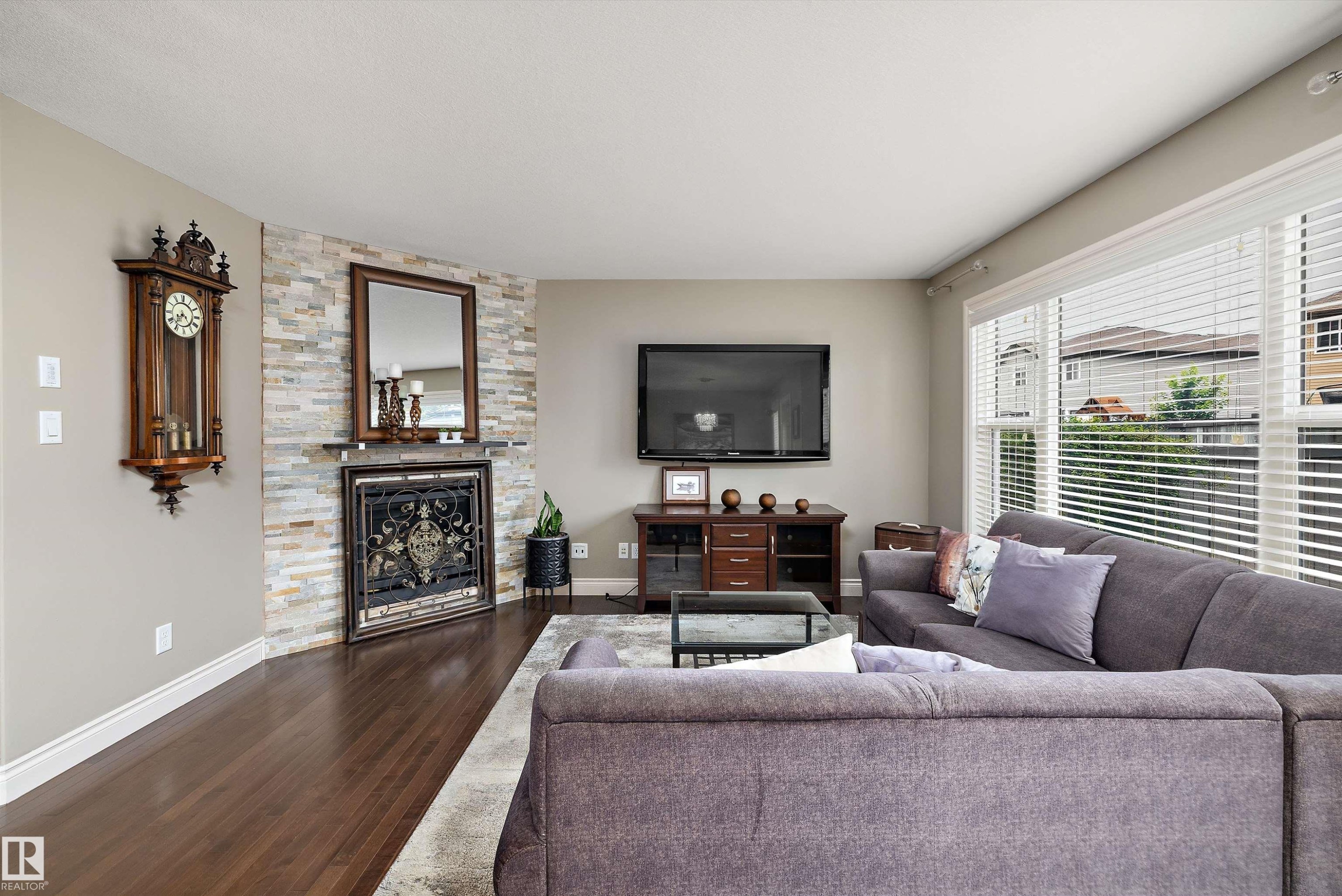 17332 6 Avenue Sw, Edmonton, AB - Indoor Photo Showing Living Room With Fireplace
