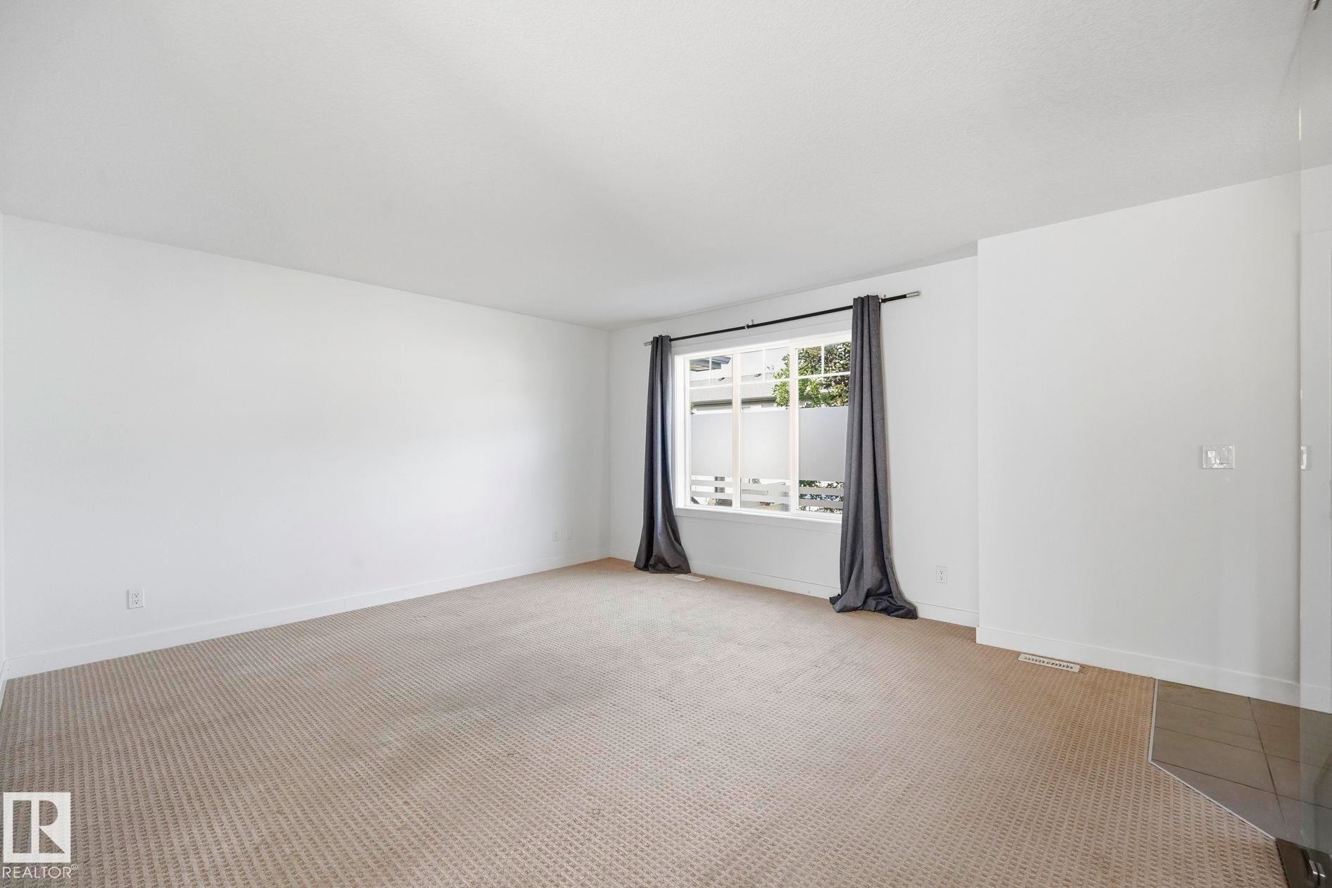 #18 13810 166 Av Nw, Edmonton, AB - Indoor Photo Showing Other Room