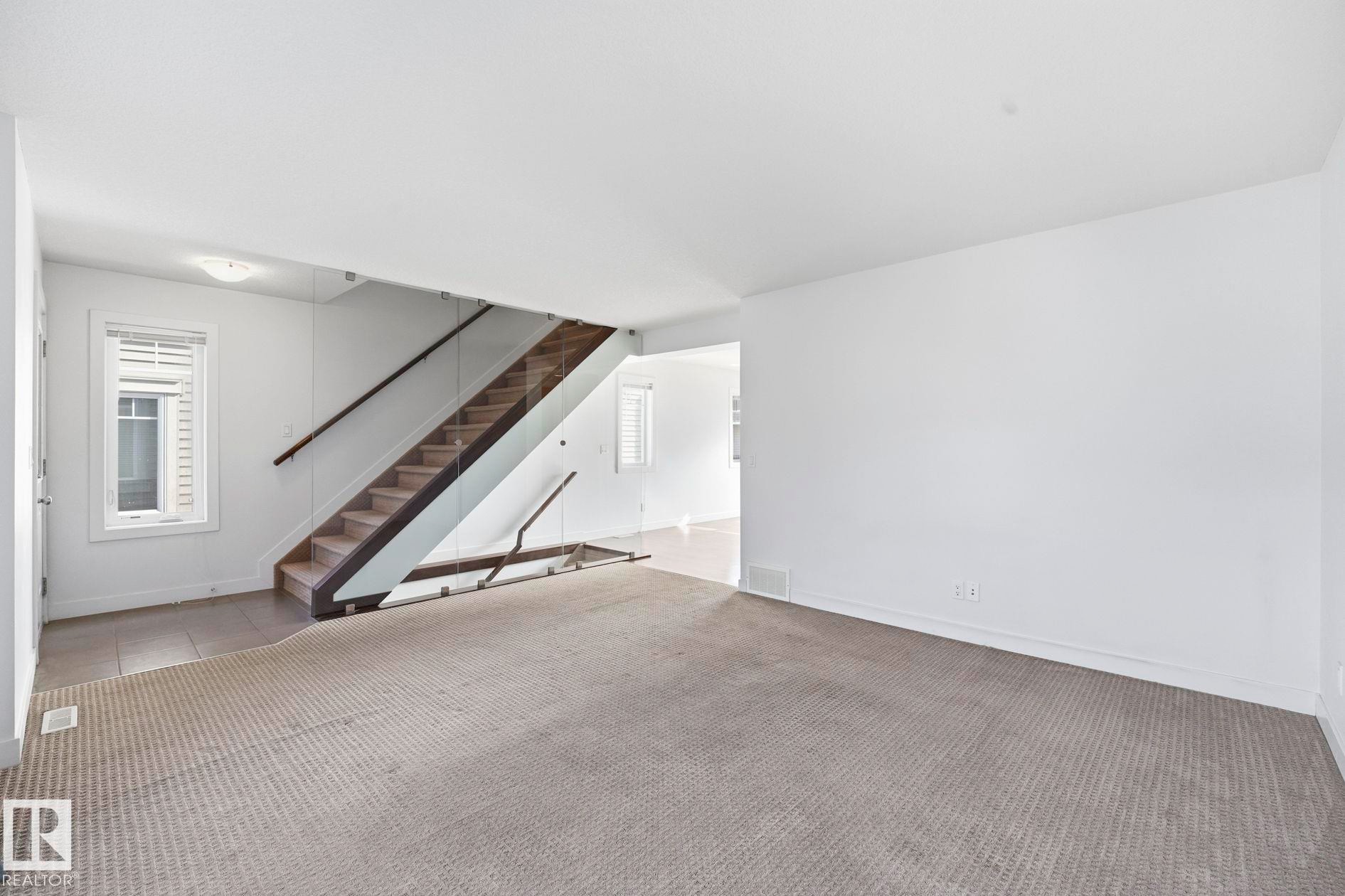 #18 13810 166 Av Nw, Edmonton, AB - Indoor Photo Showing Other Room