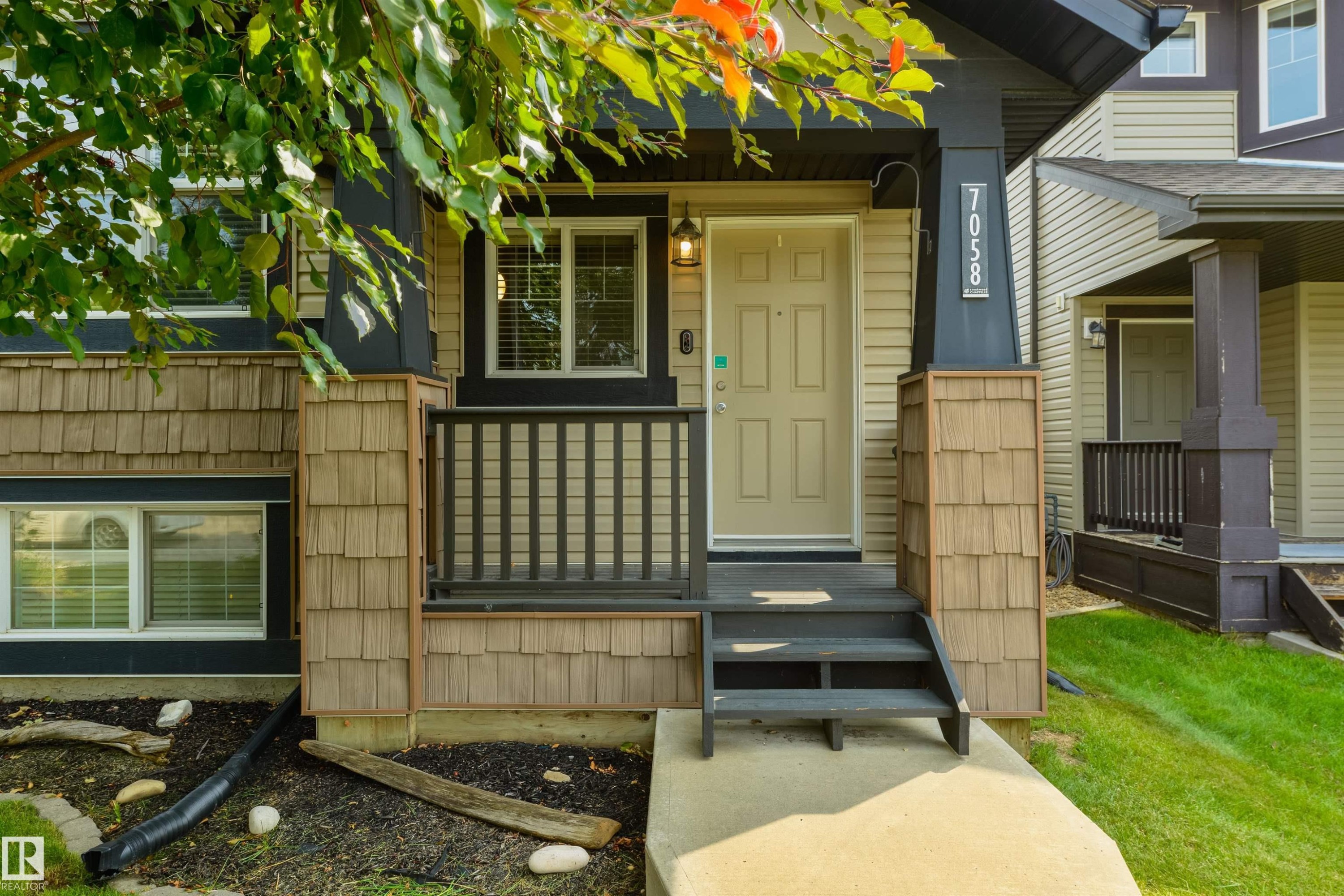 7058 Cardinal Way Sw, Edmonton, AB - Outdoor With Deck Patio Veranda