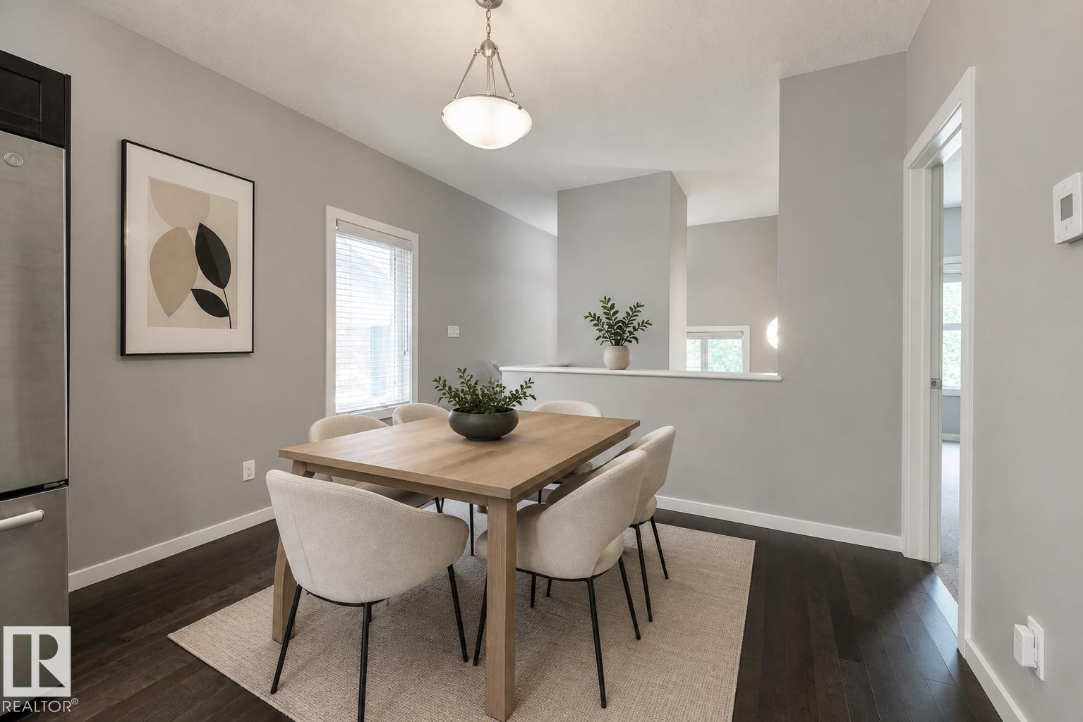 7058 Cardinal Way Sw, Edmonton, AB - Indoor Photo Showing Dining Room