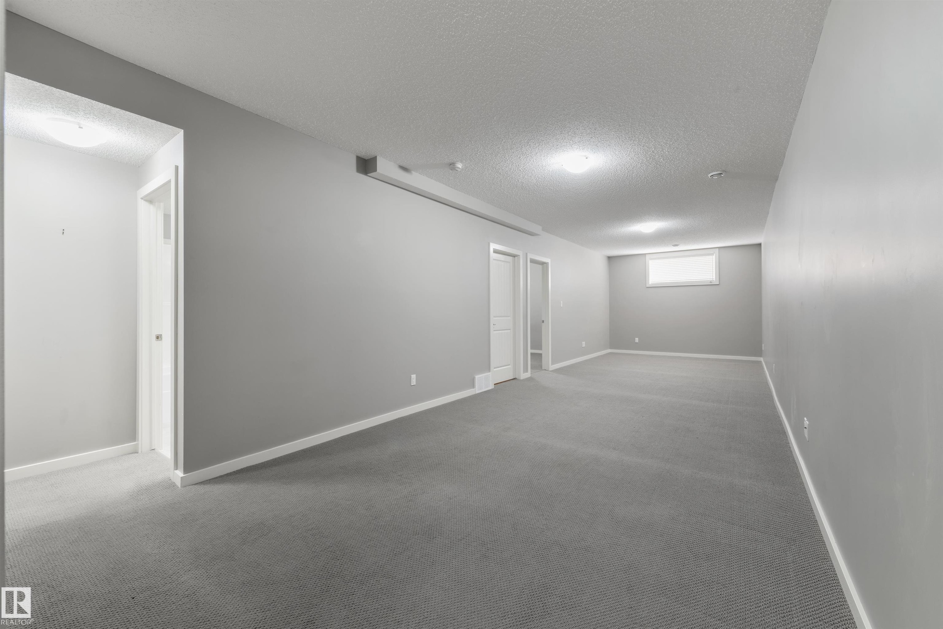 7058 Cardinal Way Sw, Edmonton, AB - Indoor Photo Showing Other Room