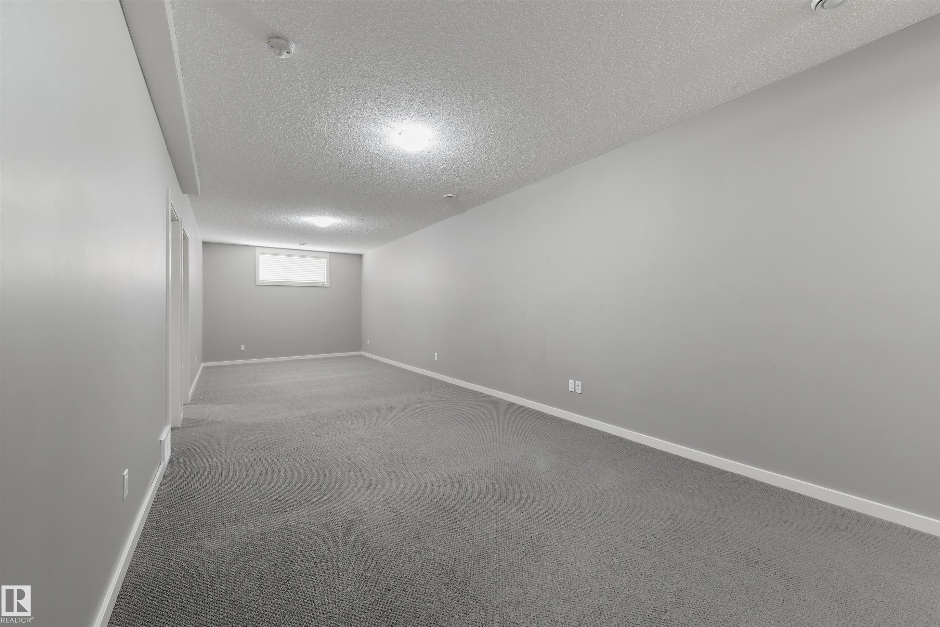 7058 Cardinal Way Sw, Edmonton, AB - Indoor Photo Showing Other Room